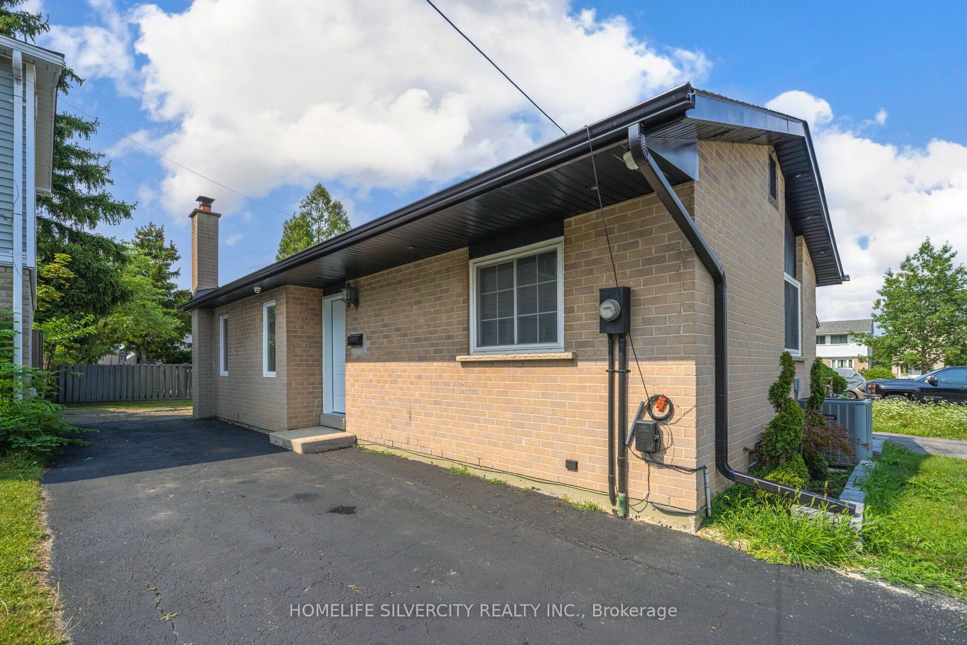3 Hapsbury Square, Brampton, ON L6S 1Y7 photo 2