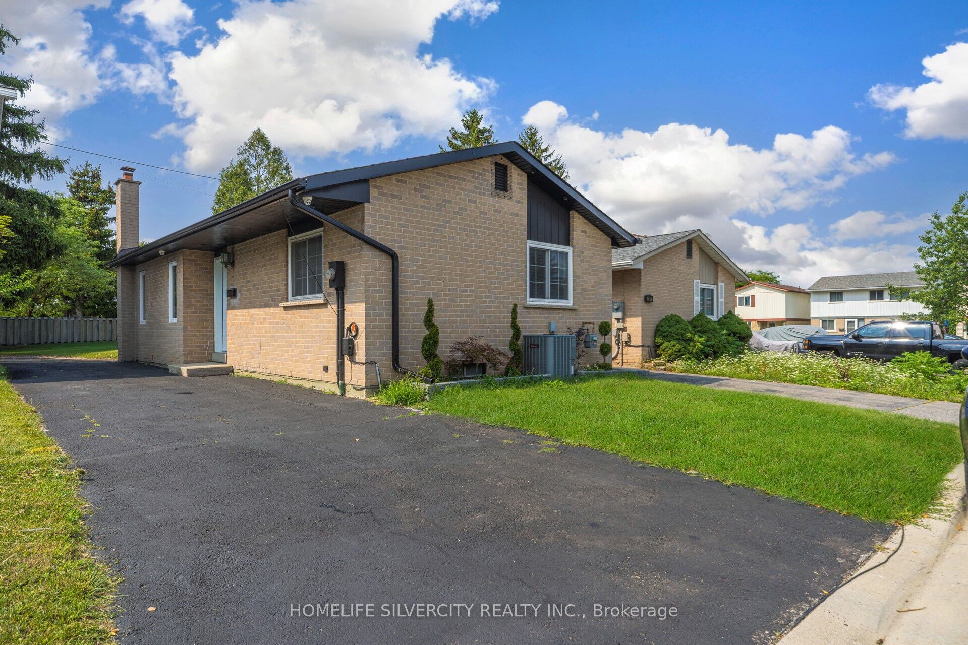 3 Hapsbury Square, Brampton, ON L6S 1Y7 photo 3