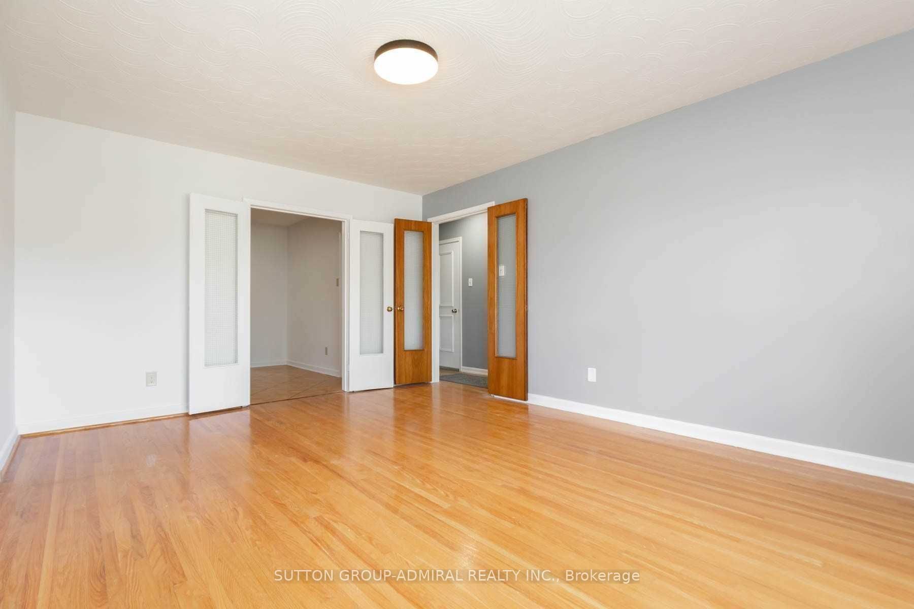 17 Pamille Place, Toronto, ON M6M 3A9 photo 5