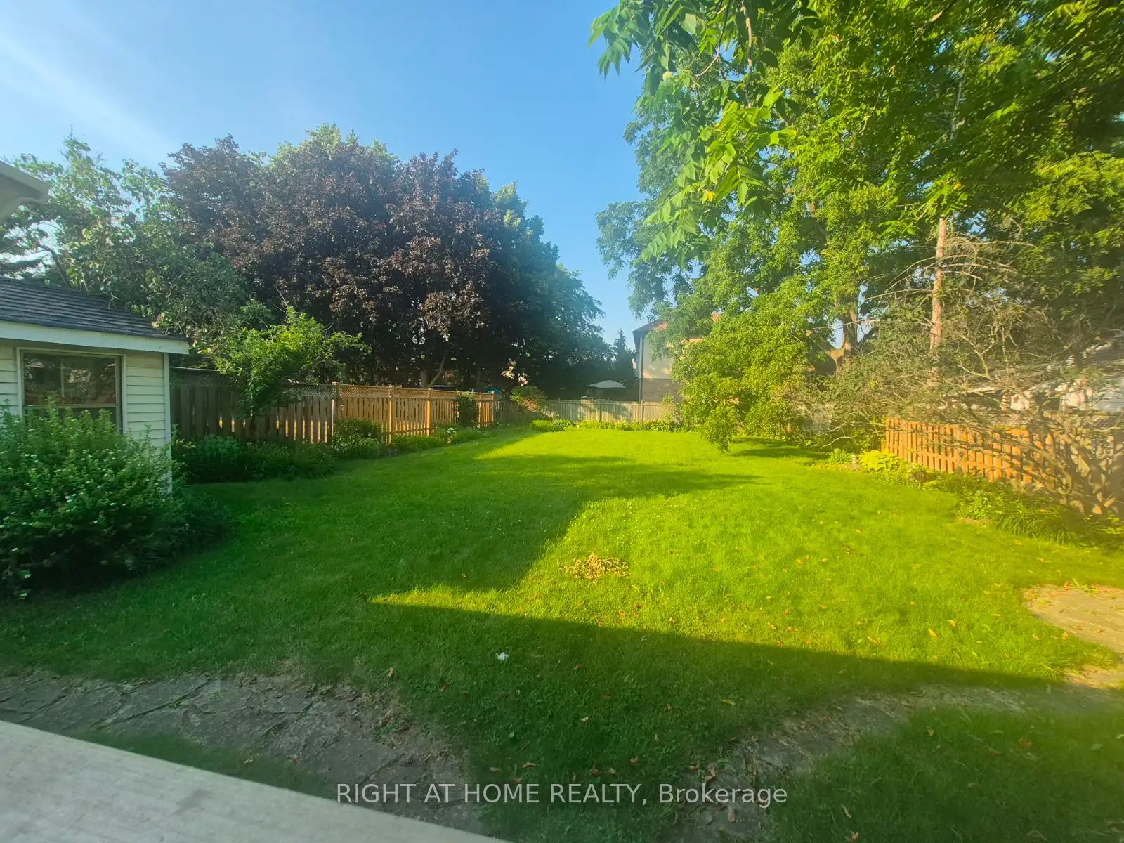 755 Maple Avenue, Burlington, ON L7S 2K1 photo 2