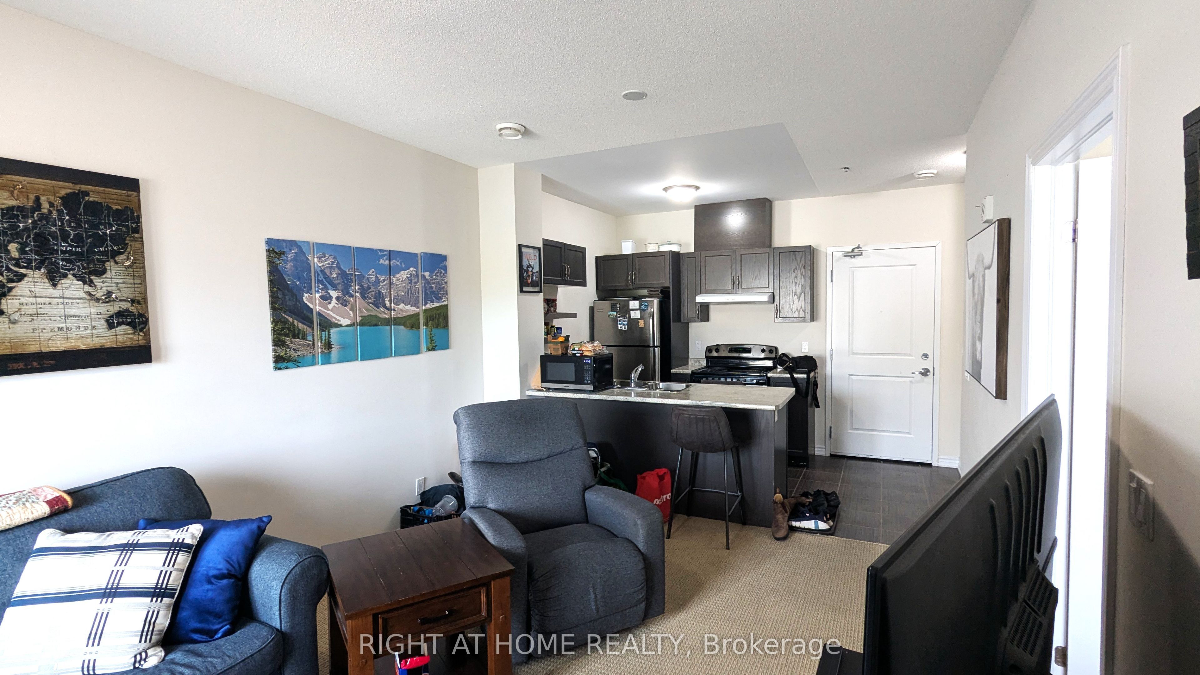1360 Costigan Road 210, Milton, ON L9T 0Y8 photo 2