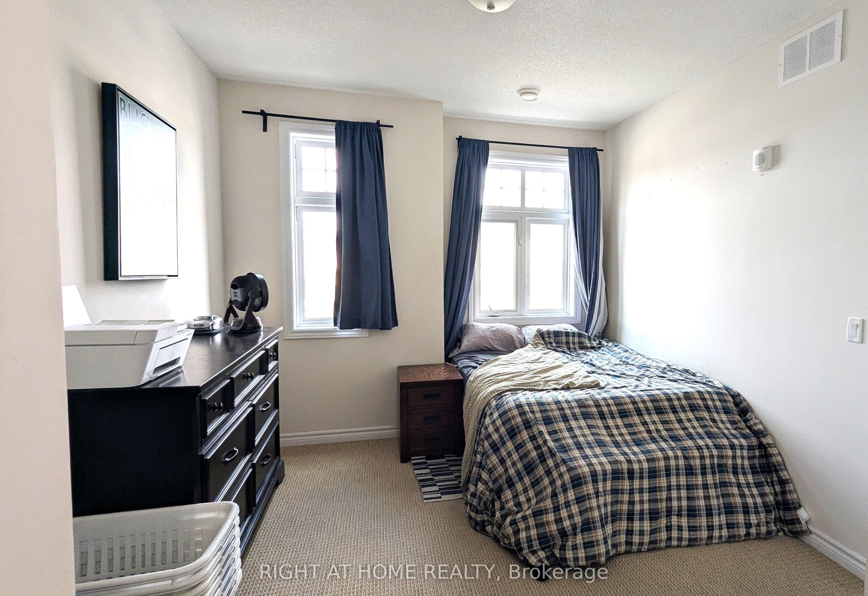 1360 Costigan Road 210, Milton, ON L9T 0Y8 photo 3