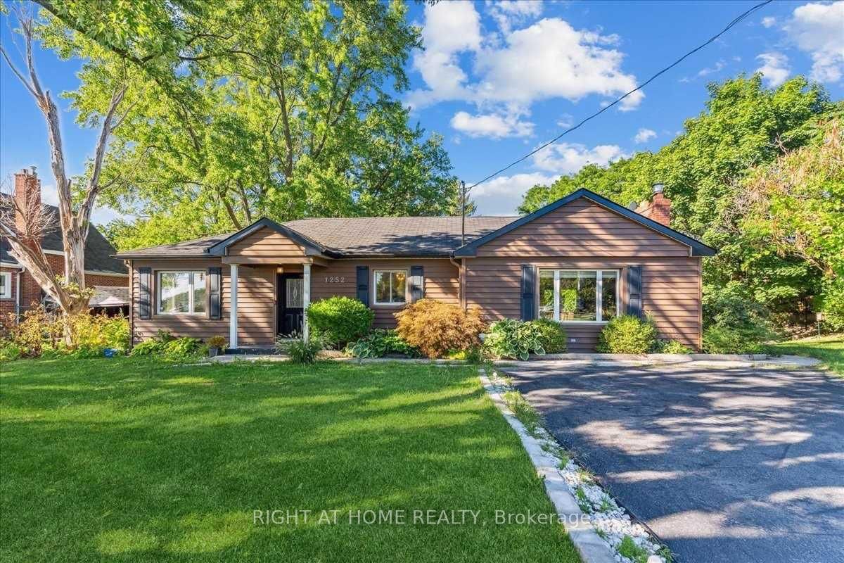 1252 Waterdown Road Lower, Burlington, ON L7P 4Z8