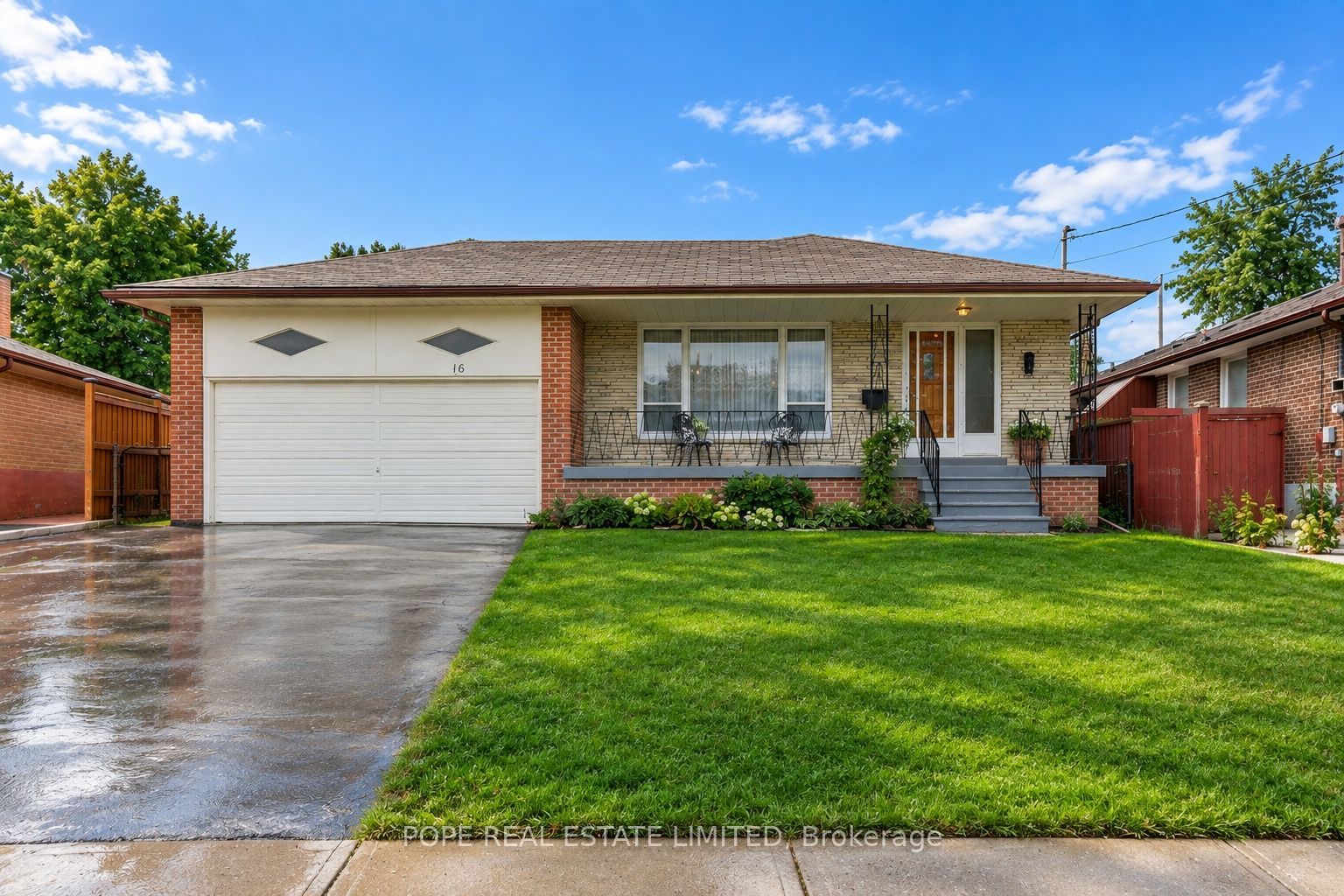 16 Pipestone Place, Toronto, ON M9W 3V4