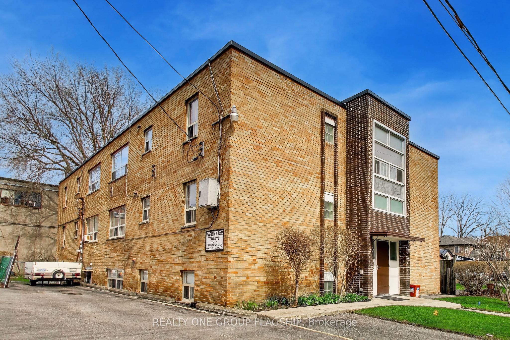 7 Elmwood Avenue S 9, Mississauga, ON L5G 3J6 photo 3