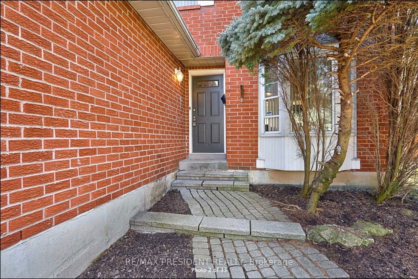2586 Hammond Road, Mississauga, ON L5K 1T2 photo 2