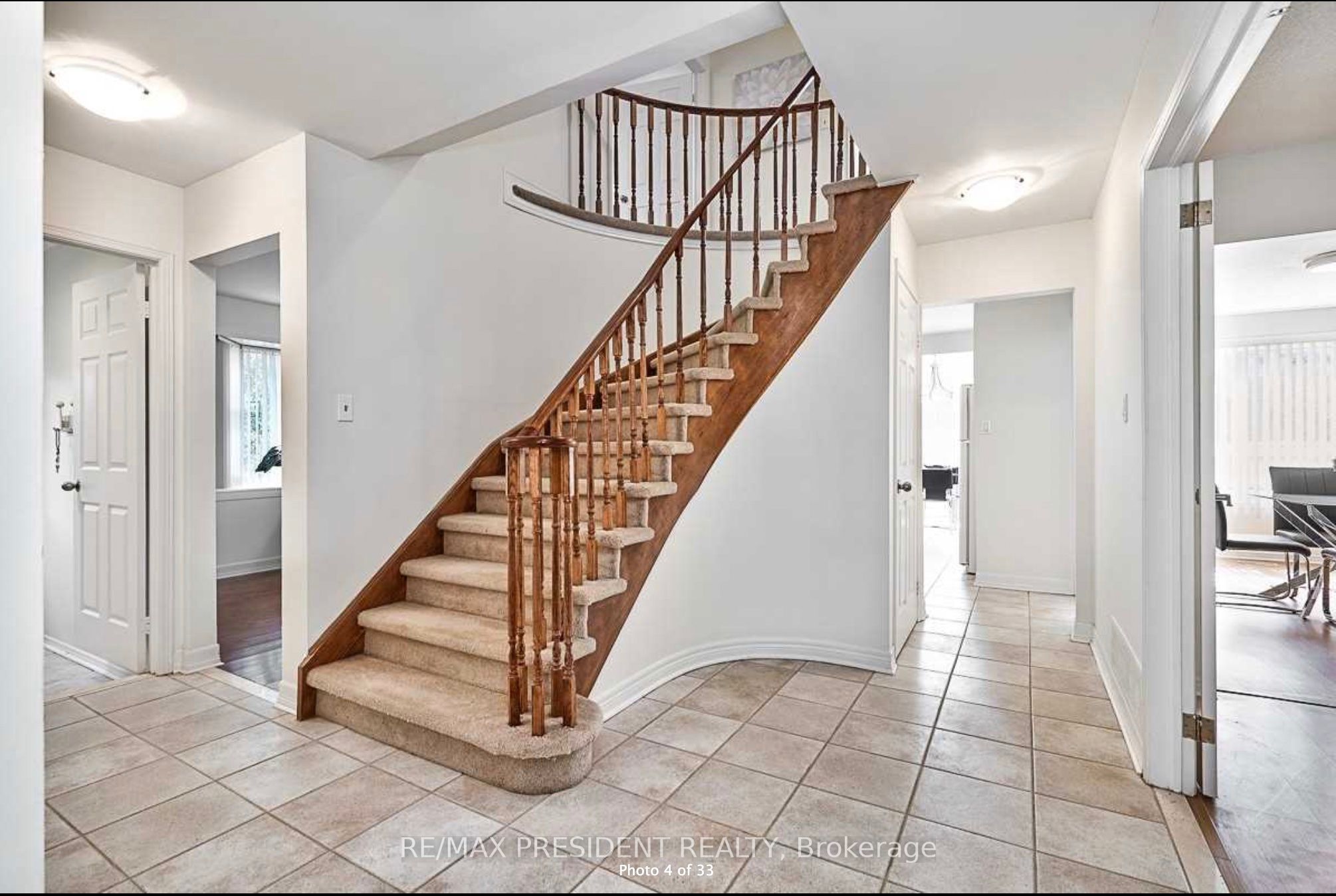 2586 Hammond Road, Mississauga, ON L5K 1T2 photo 3