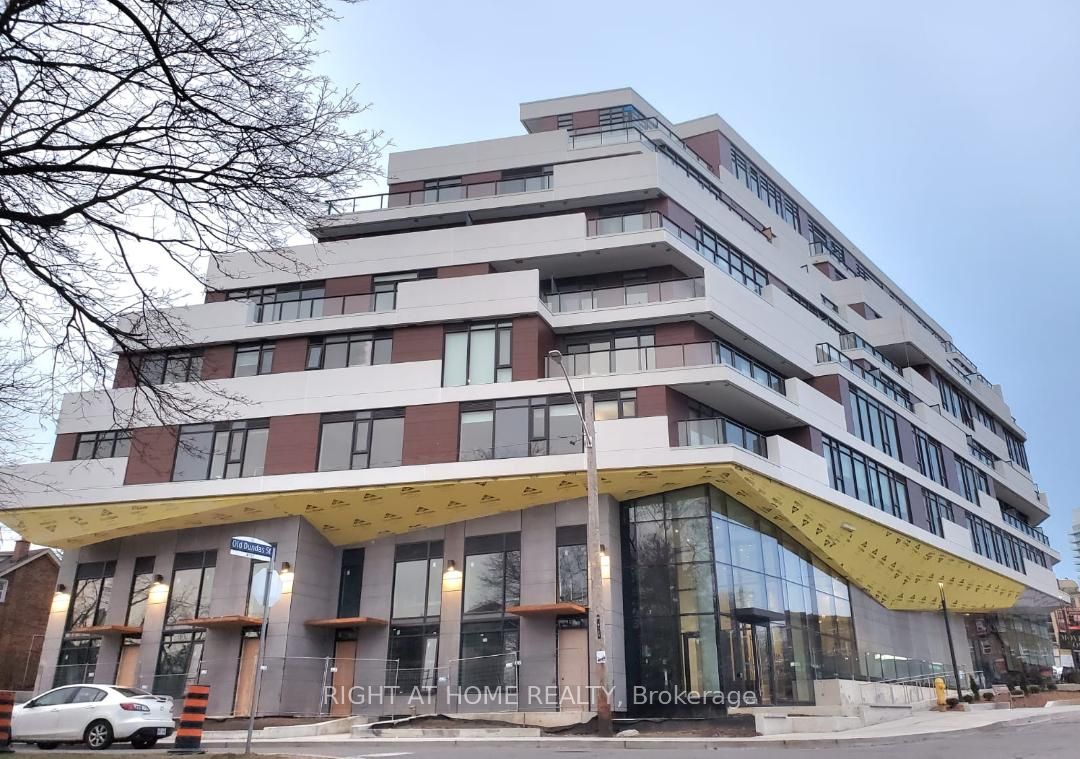 160 Kingsway Crescent 418, Toronto, ON M8X 0B5