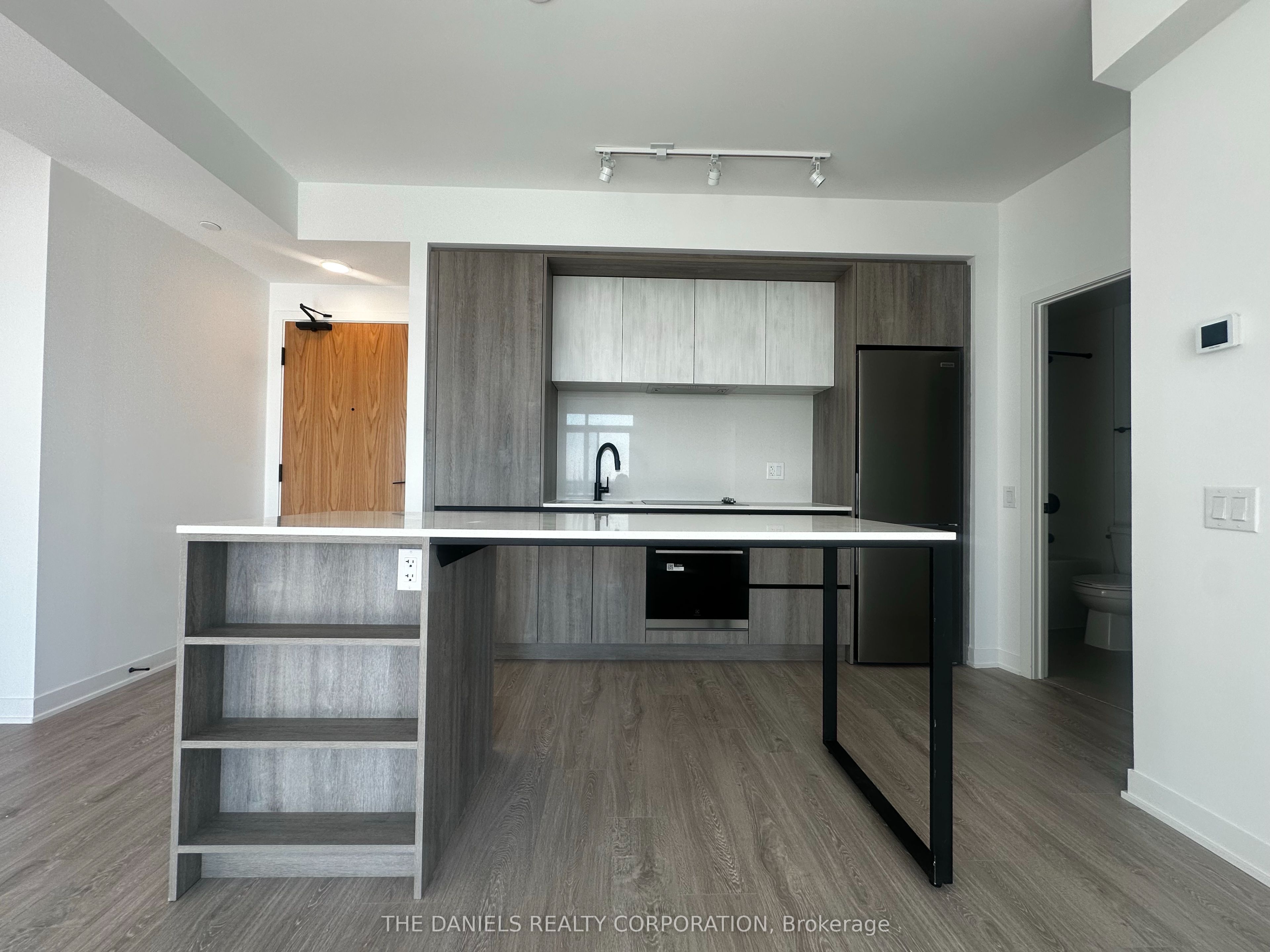 2495 Eglinton Avenue W 2508, Mississauga, ON L5M 2T2 photo 3