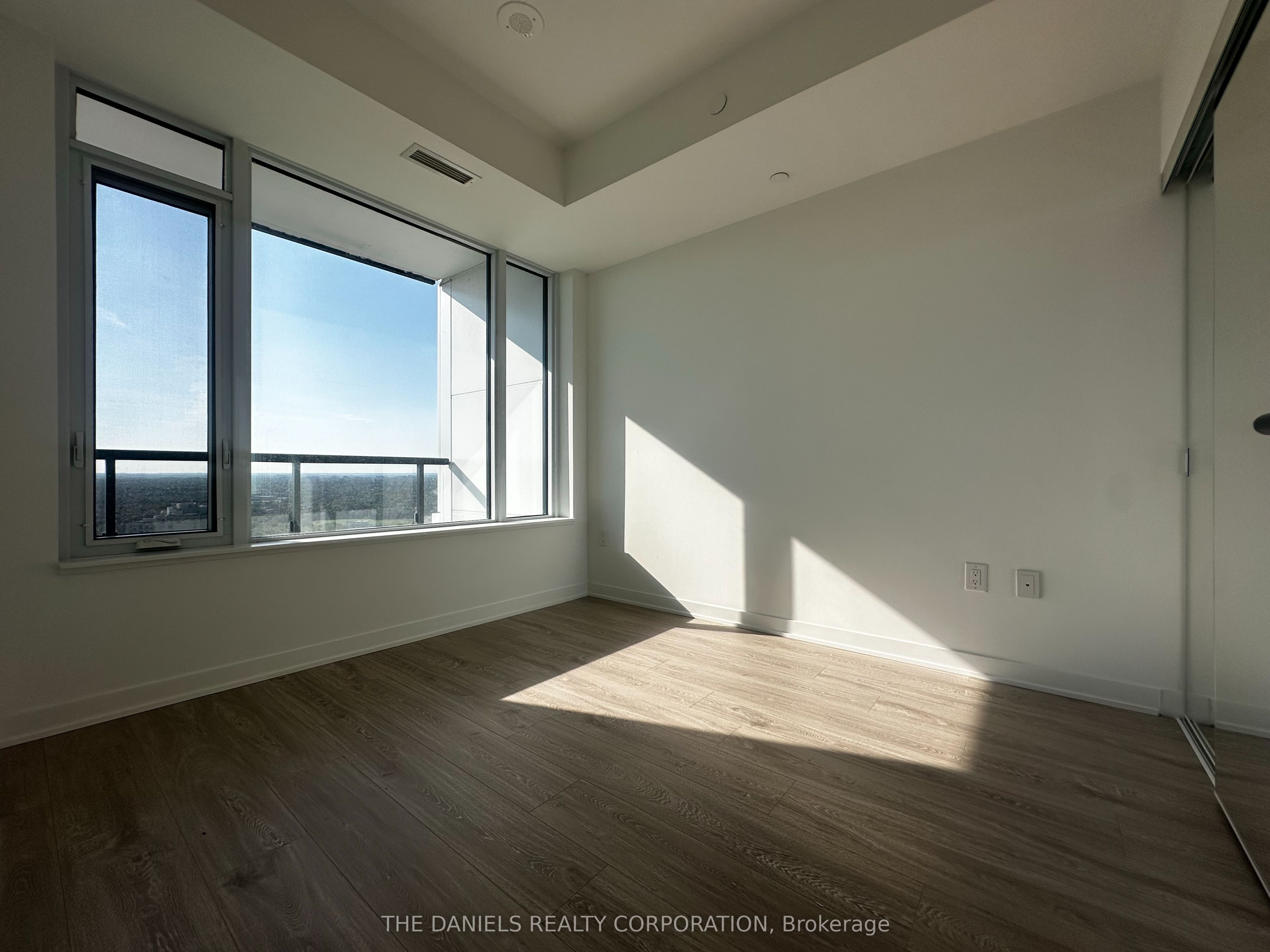 2495 Eglinton Avenue W 2508, Mississauga, ON L5M 2T2 photo 4