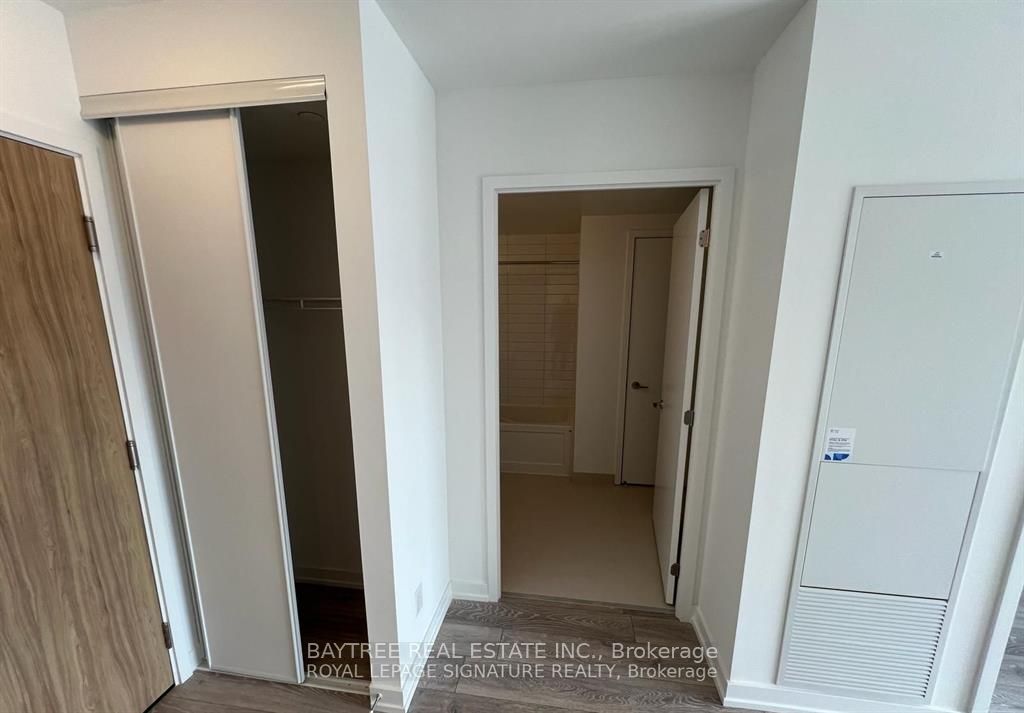 3100 Keele Street 526, Toronto, ON M3M 0E1 photo 5