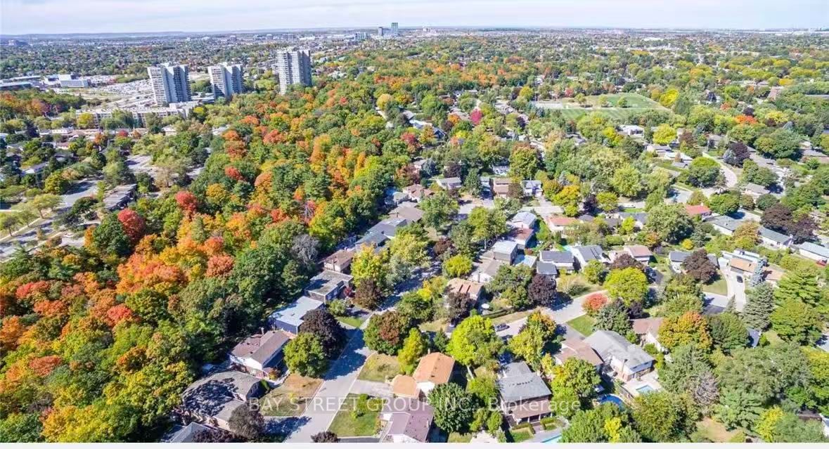 1214 Half Moon Lane, Oakville, ON L6H 2E5