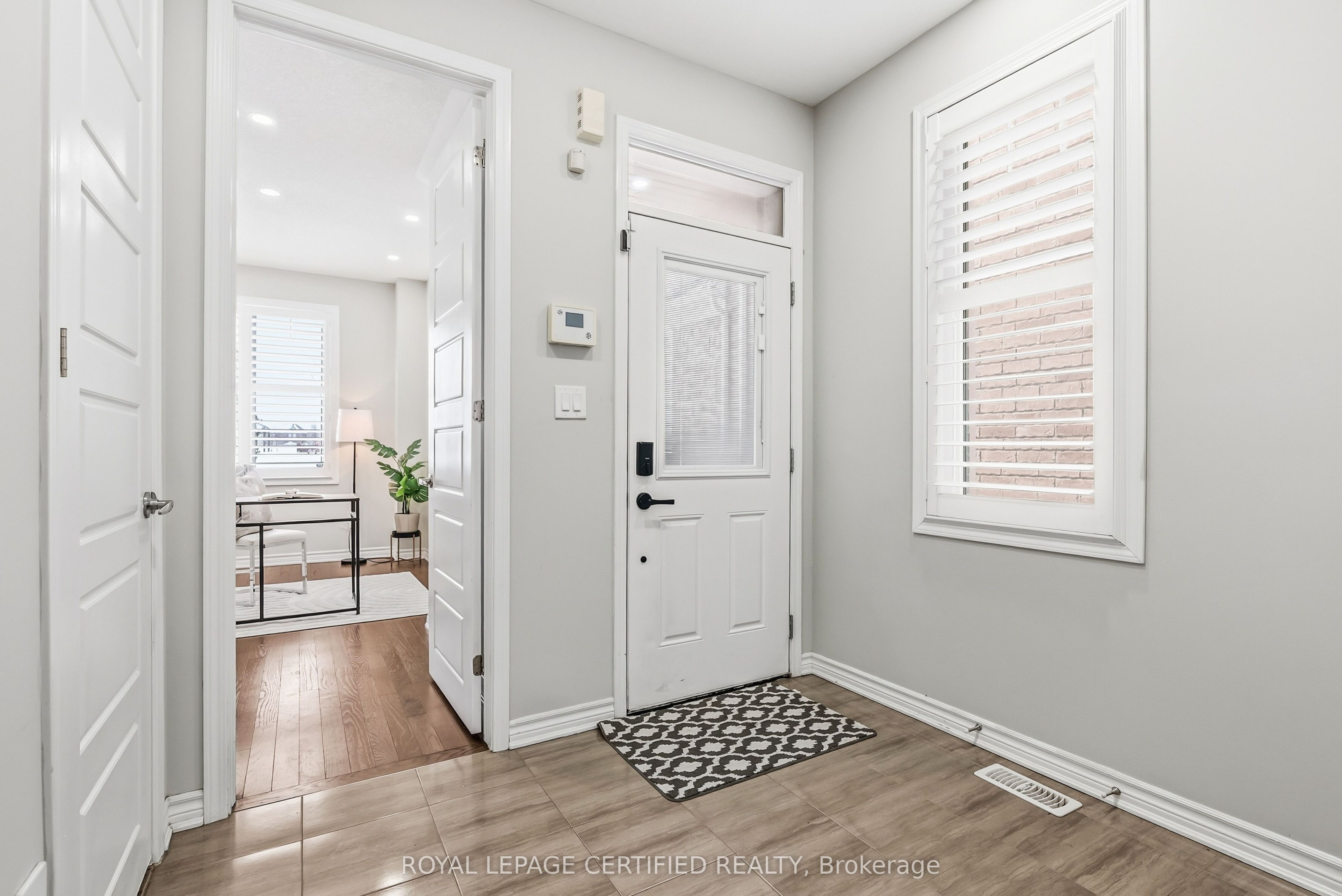1377 Leger Way, Milton, ON L9T 7K6 photo 3