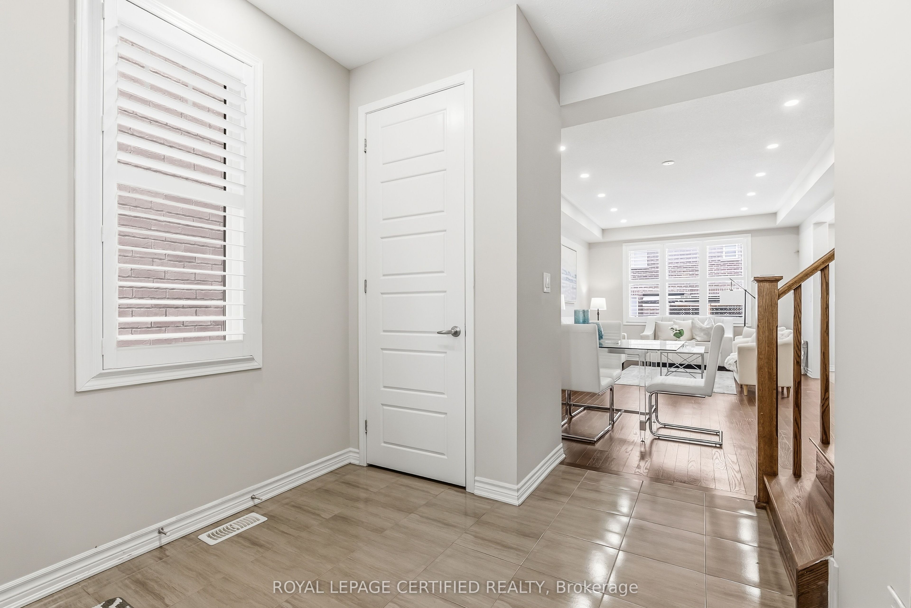 1377 Leger Way, Milton, ON L9T 7K6 photo 4