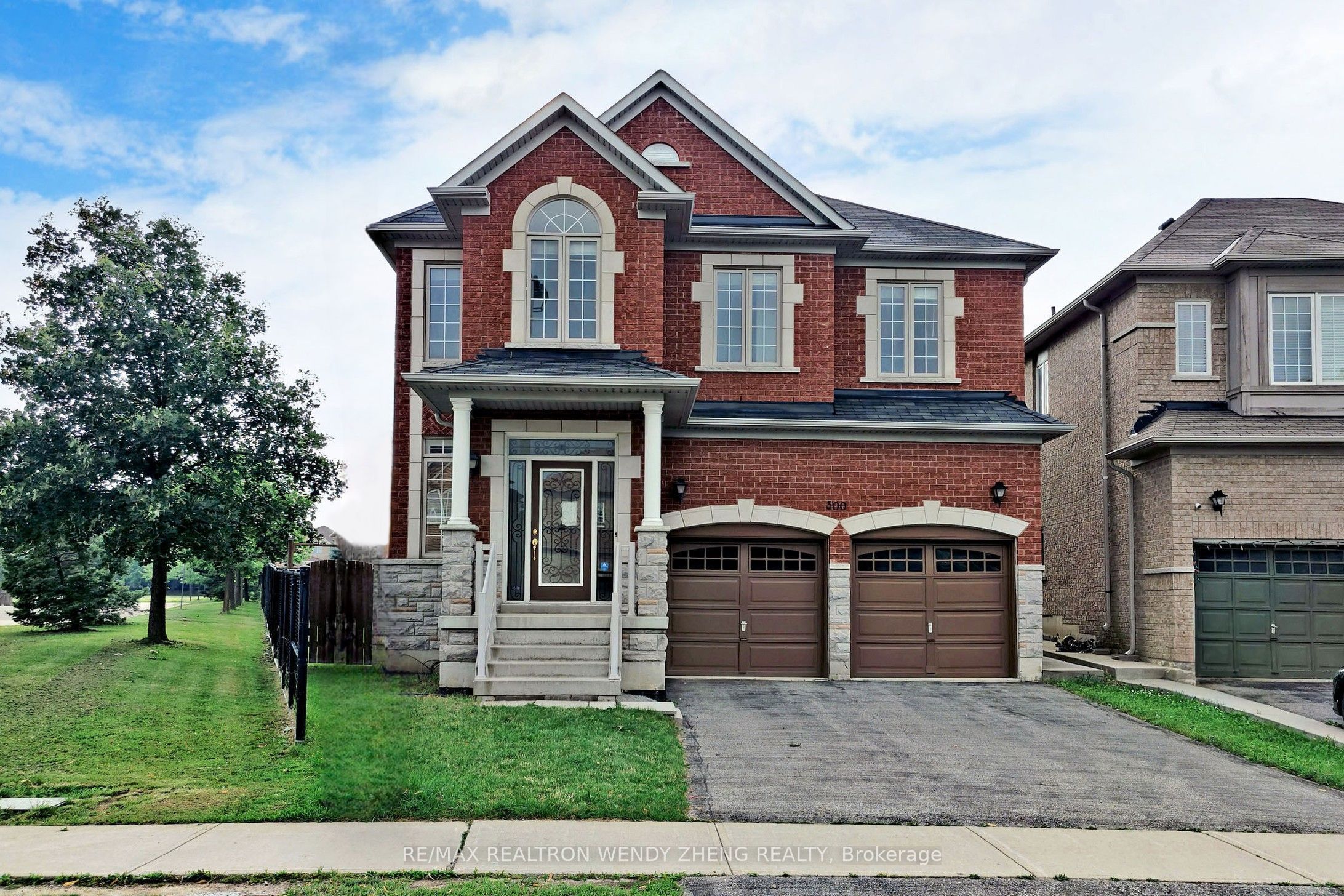 300 Sunny Meadow Boulevard Upper, Brampton, ON L6R 3C3
