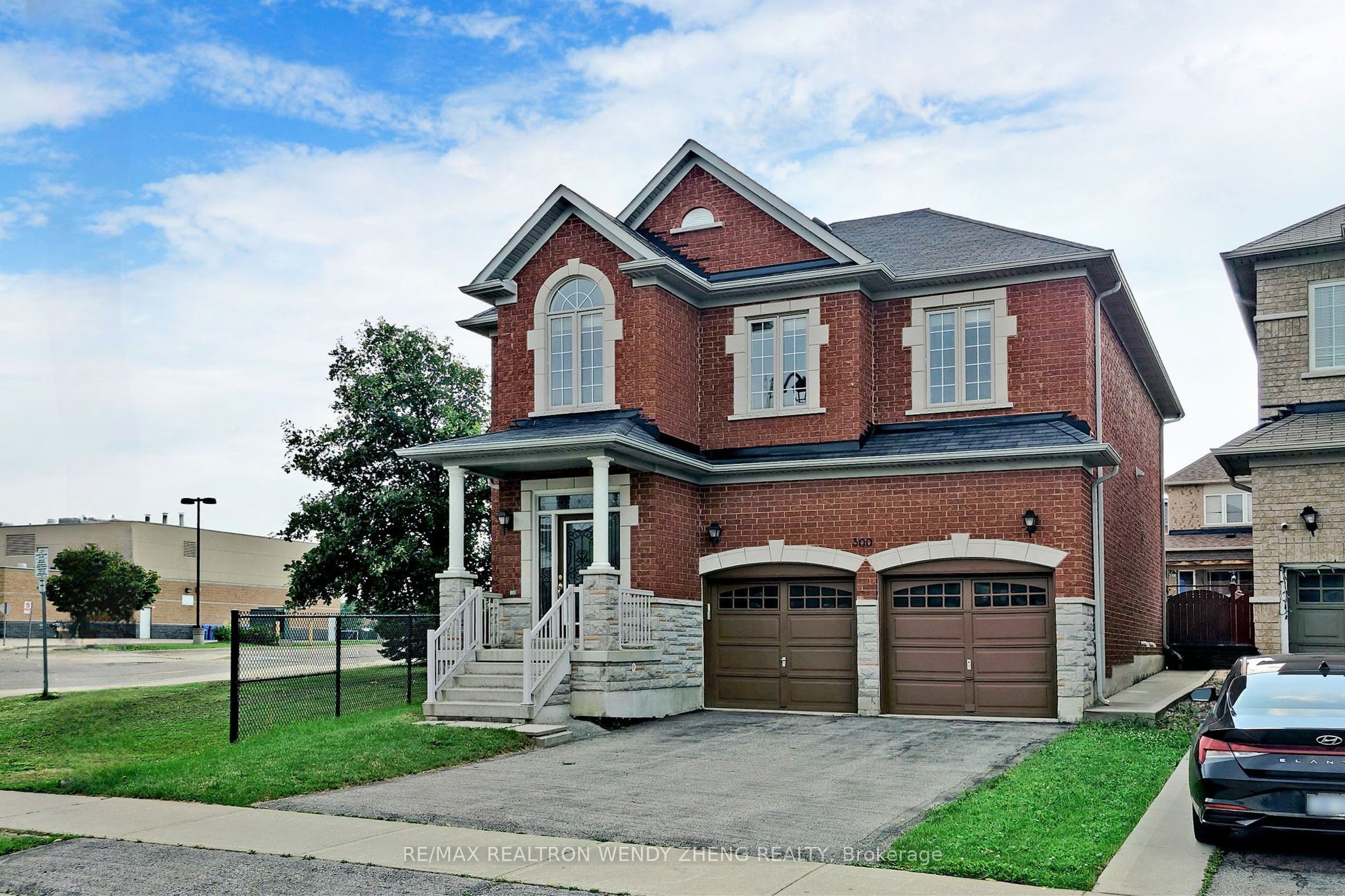 300 Sunny Meadow Boulevard Upper, Brampton, ON L6R 3C3 photo 2