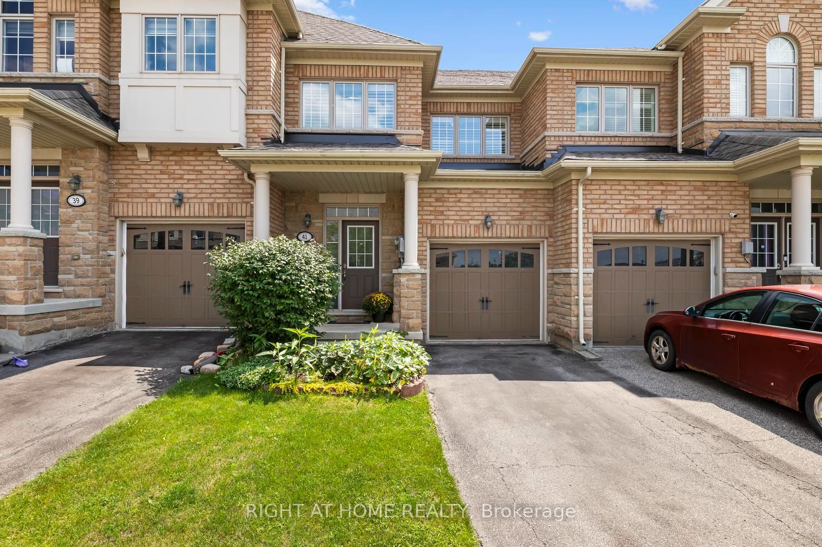 41 Coastline Drive, Brampton, ON L6Y 0T6