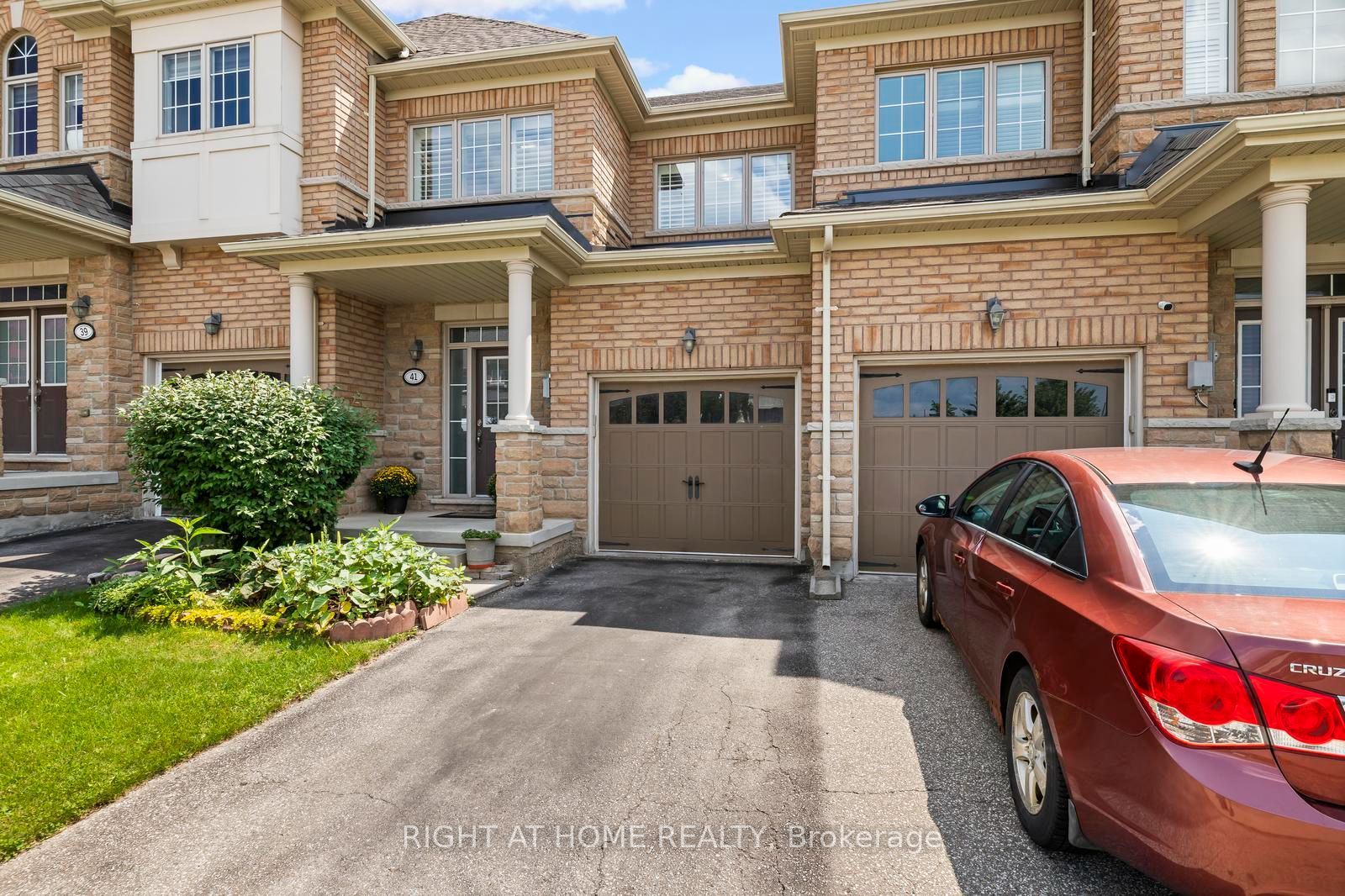 41 Coastline Drive, Brampton, ON L6Y 0T6 photo 3