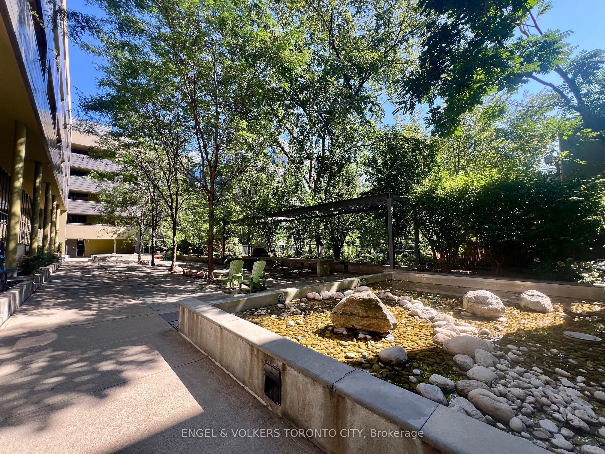 25 Ritchie Avenue 202, Toronto, ON M6R 2J6 photo 3