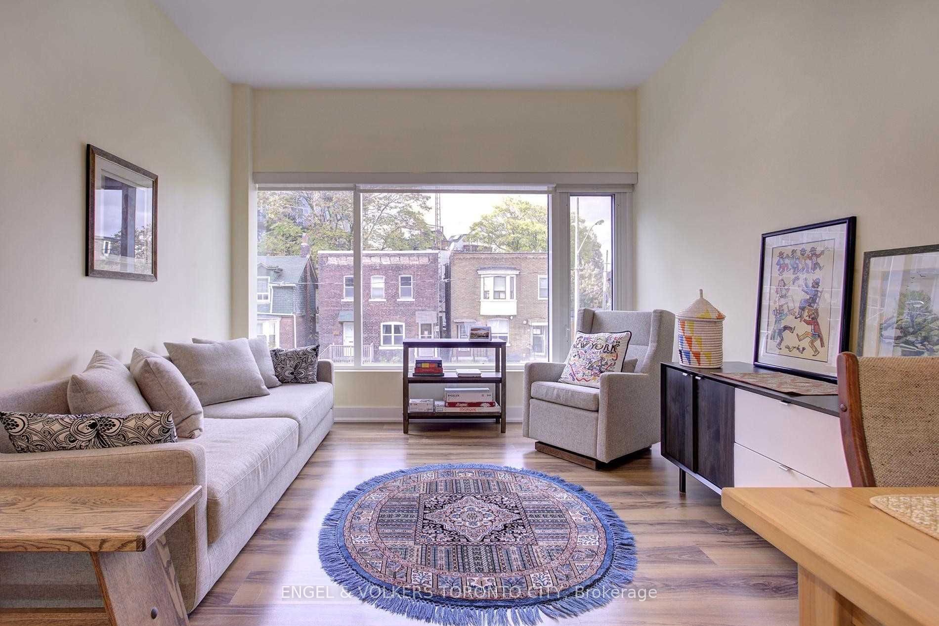 25 Ritchie Avenue 202, Toronto, ON M6R 2J6 photo 4