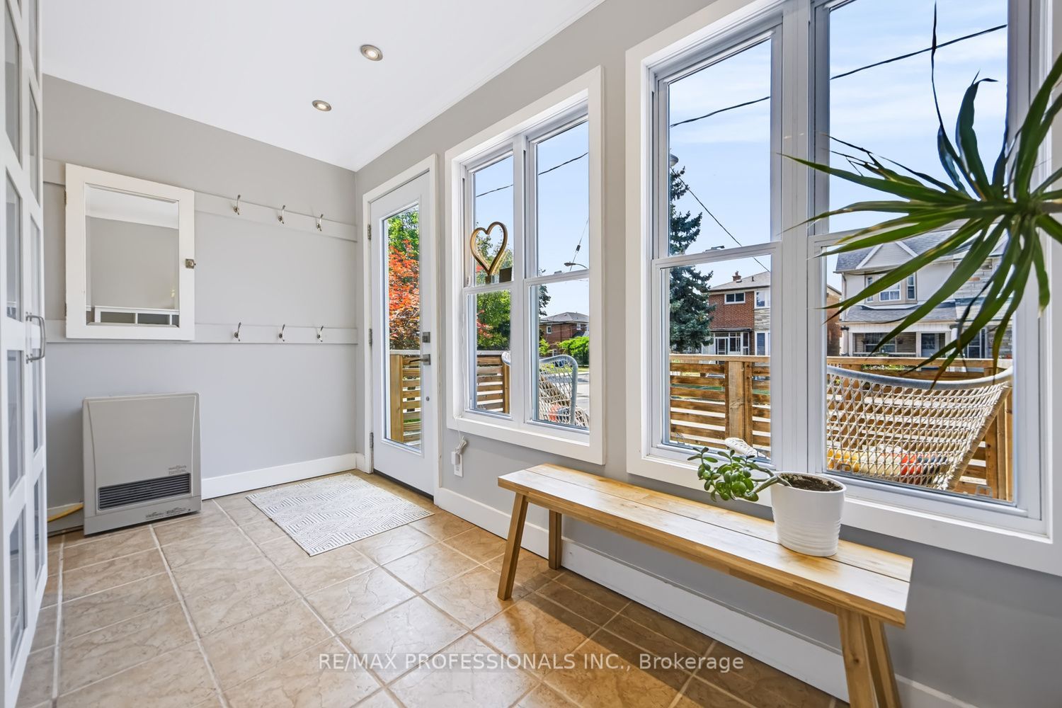 3 Blakley Avenue, Toronto, ON M6N 3Y4 photo 3