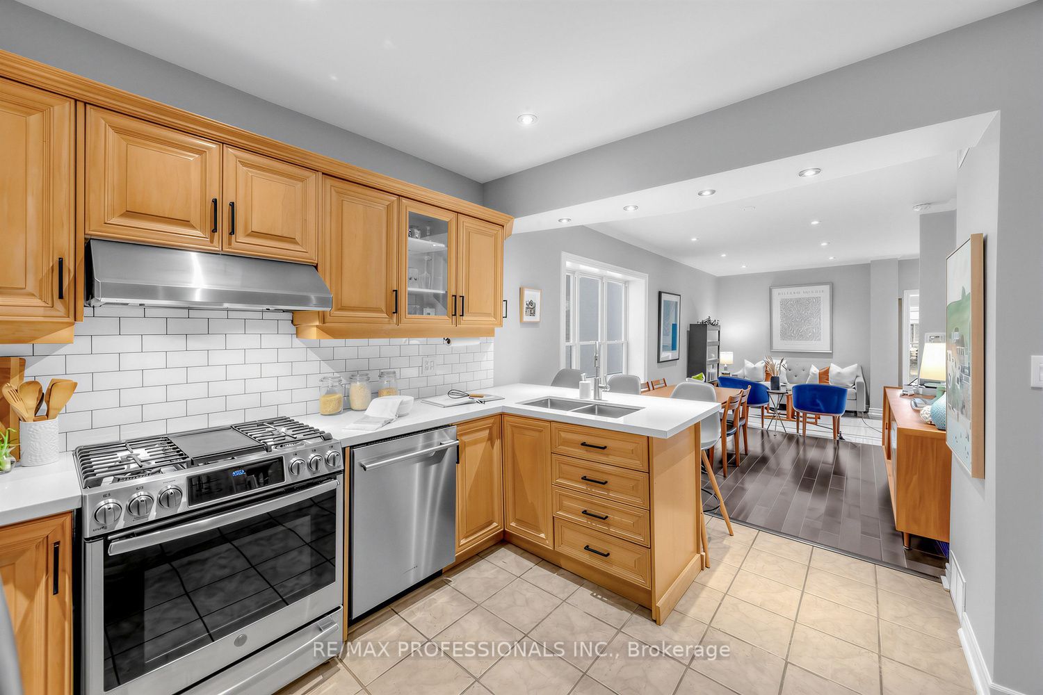 3 Blakley Avenue, Toronto, ON M6N 3Y4 photo 4