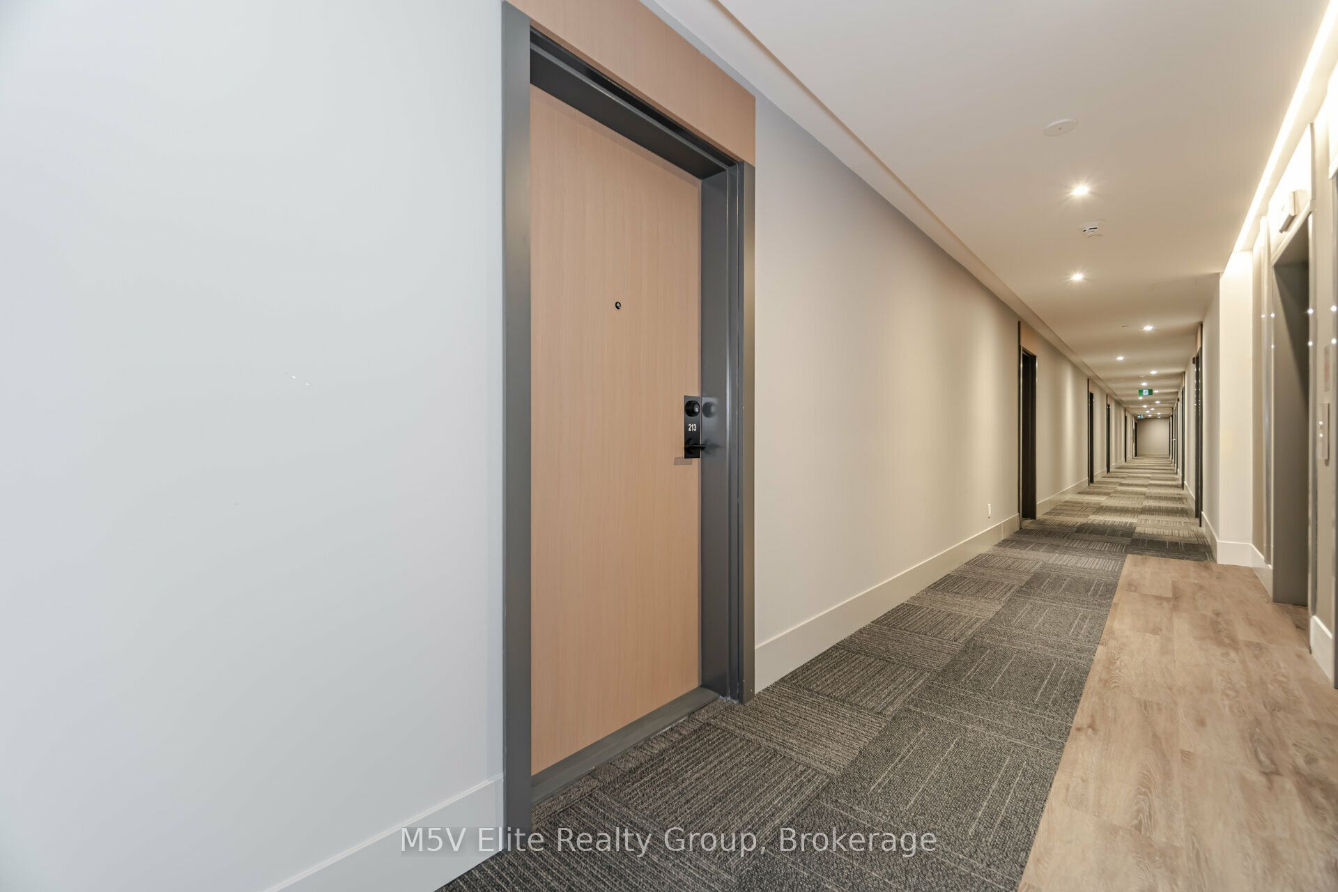 1440 Clarriage Court 213, Milton, ON L9T 2X5 photo 4