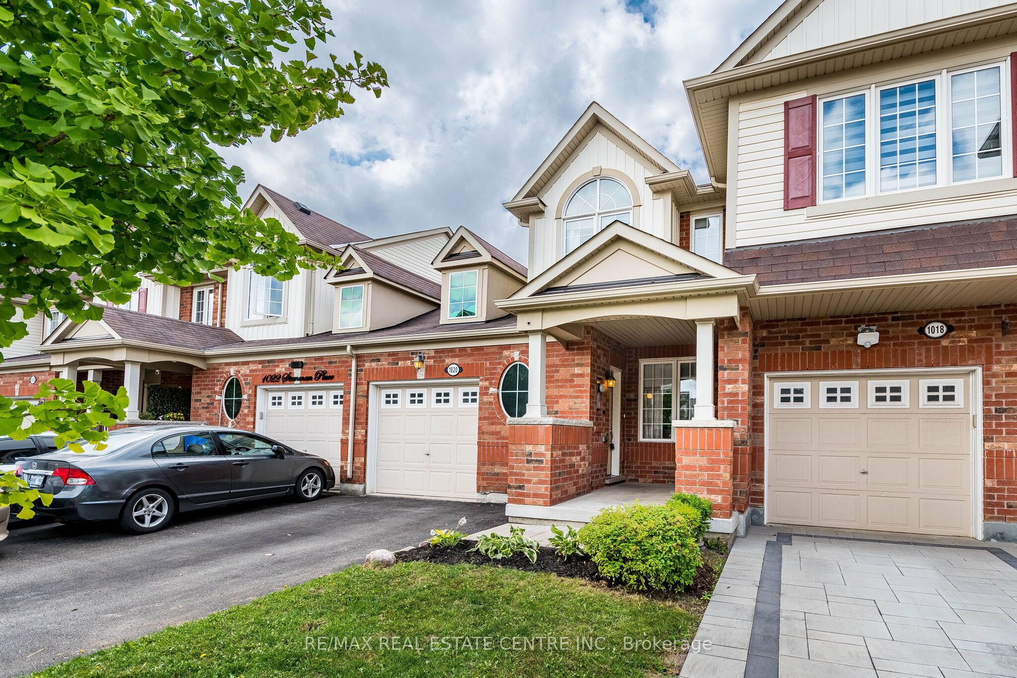 1020 Stemman Place, Milton, ON L9T 8H3 photo 2