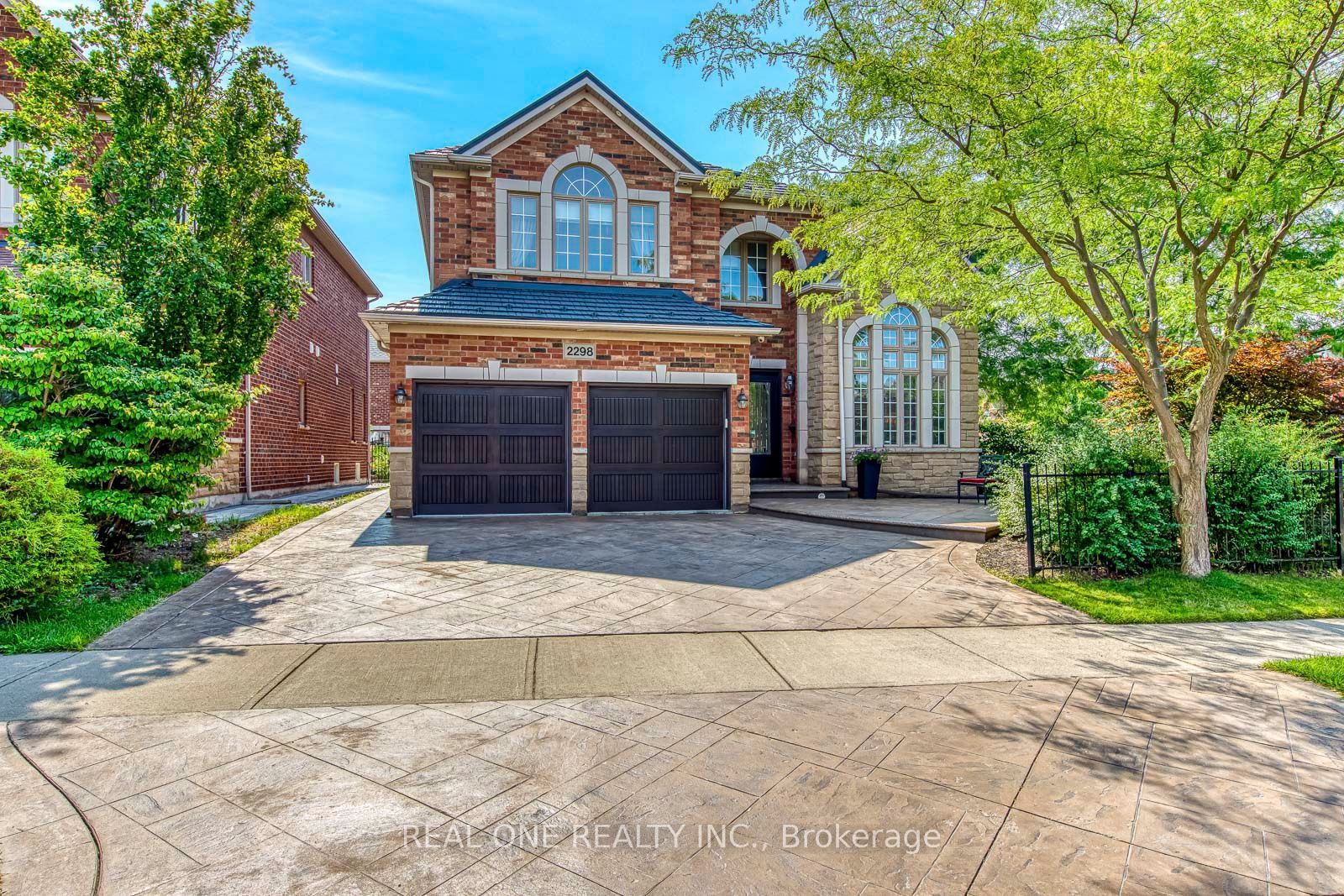 2298 Salcome Drive, Oakville, ON L6H 7N2