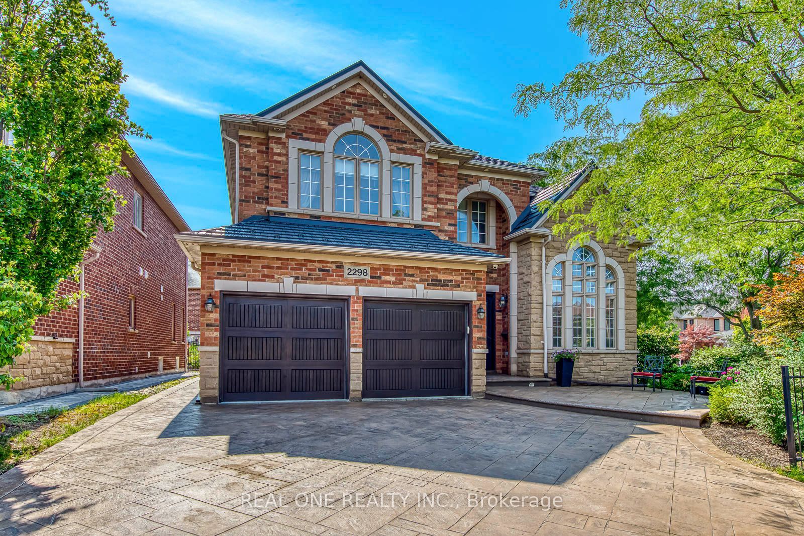 2298 Salcome Drive, Oakville, ON L6H 7N2 photo 2