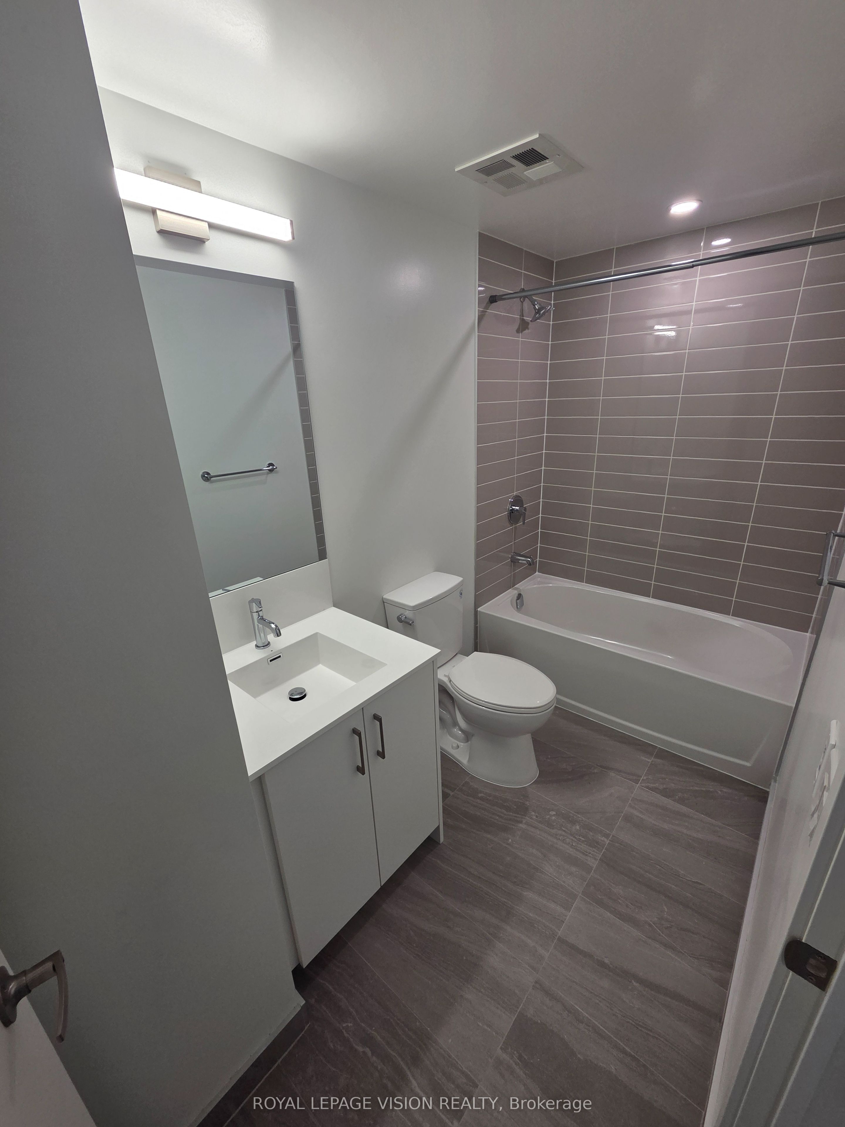 4010 Eglinton Avenue W 1616, Toronto, ON M9A 0G5 photo 5