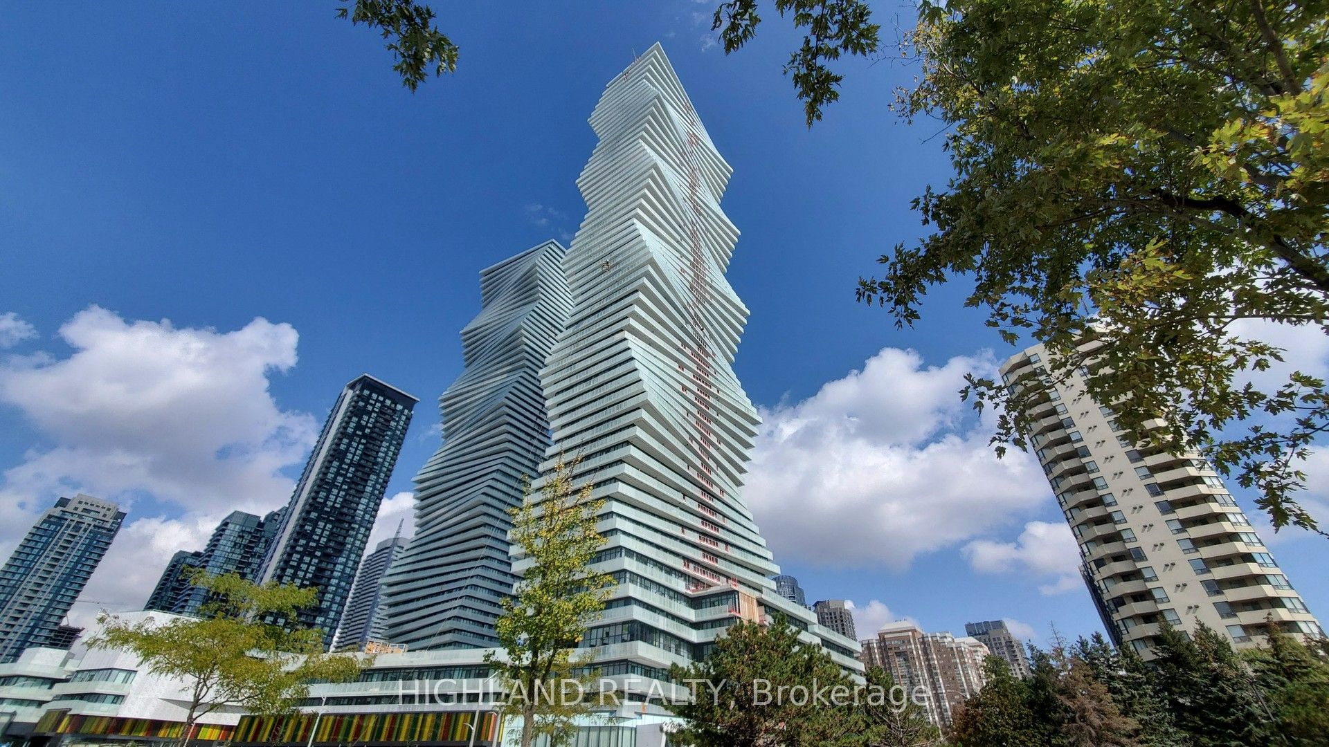 3883 Quartz Road 2403, Mississauga, ON L5B 0M4