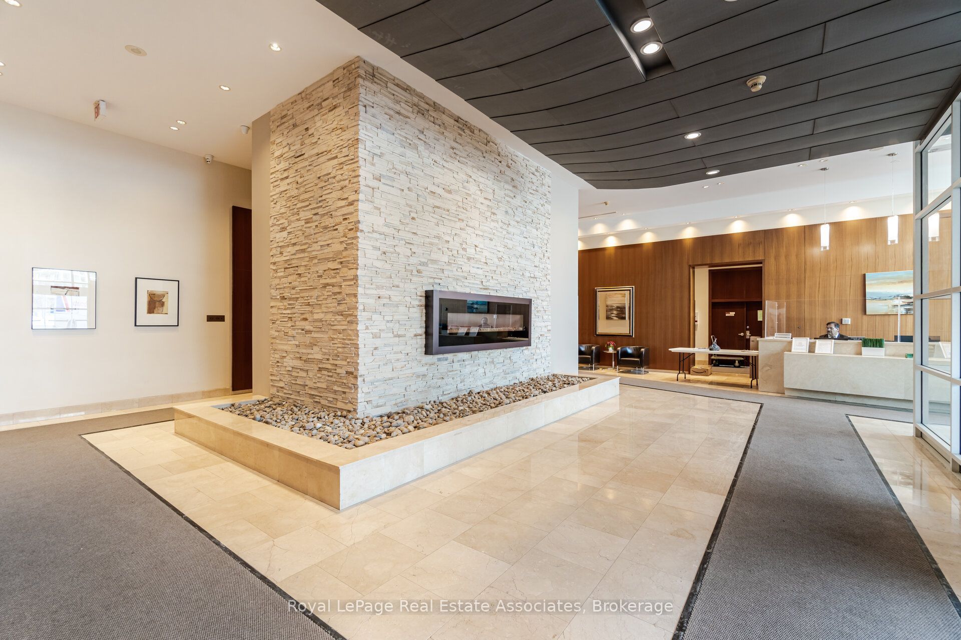 220 Burnhamthorpe Road W 305, Mississauga, ON L5B 4N4 photo 3