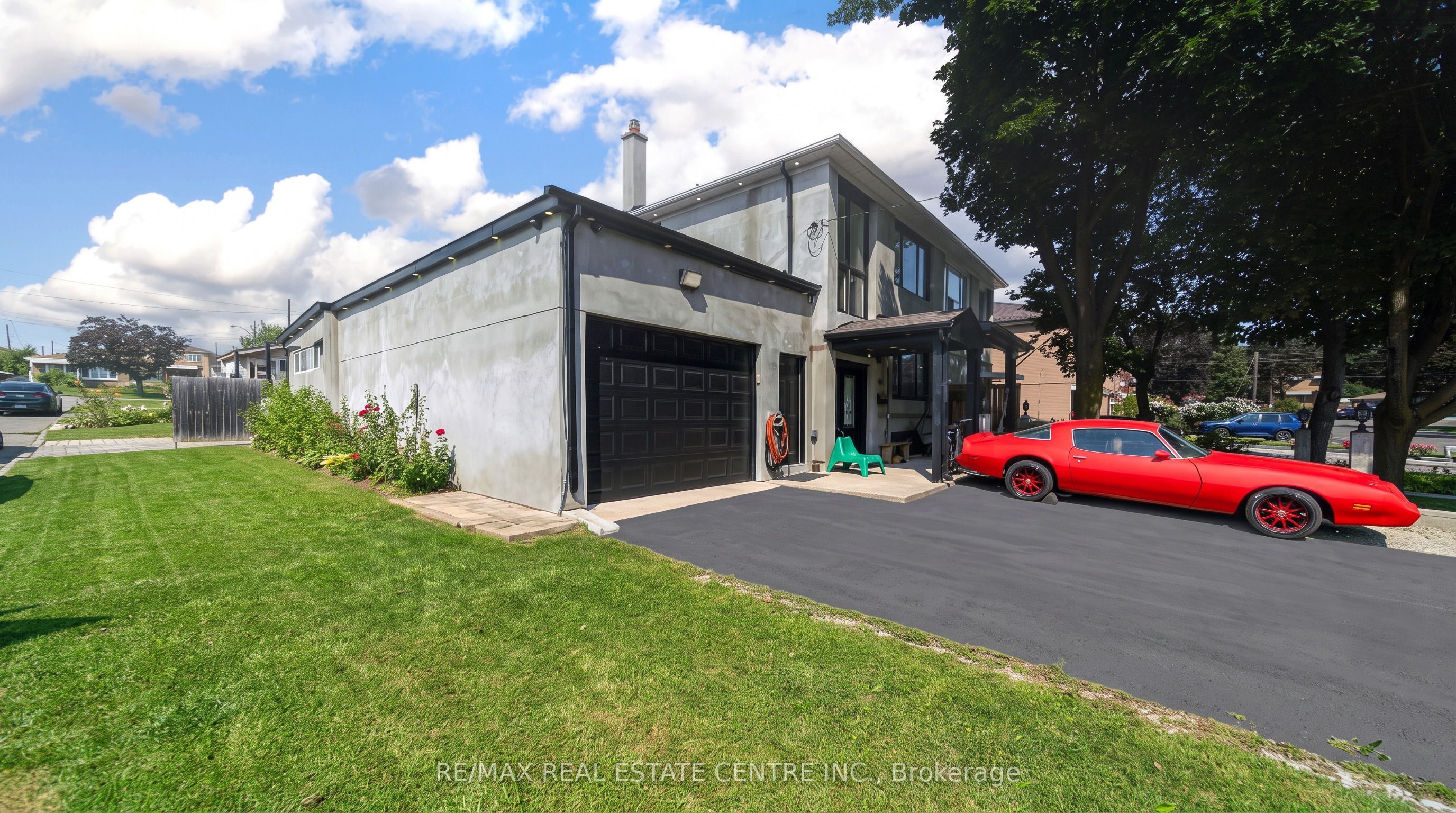 22 Neames Crescent, Toronto, ON M3L 1K9 photo 3