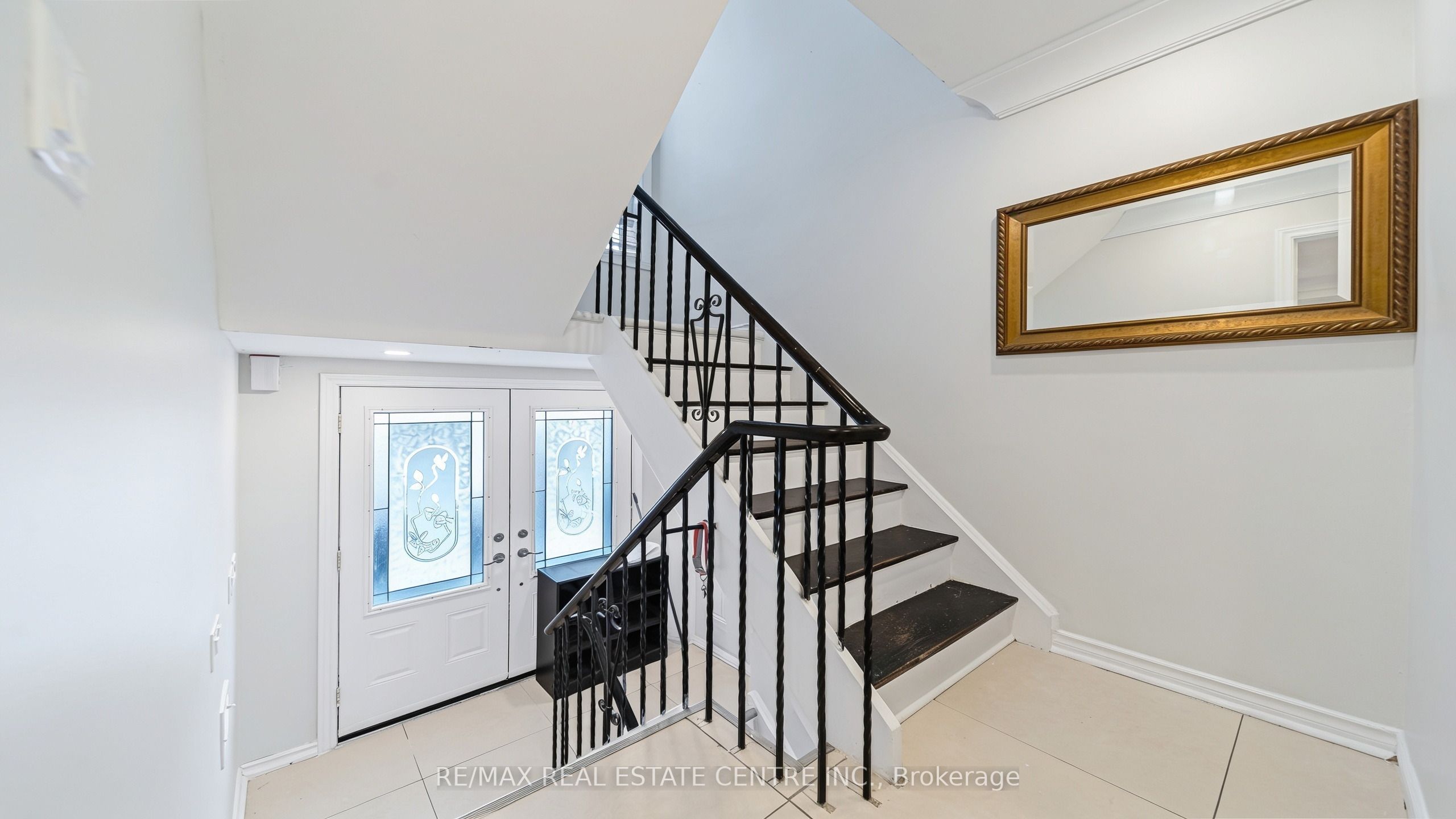 22 Neames Crescent, Toronto, ON M3L 1K9 photo 4