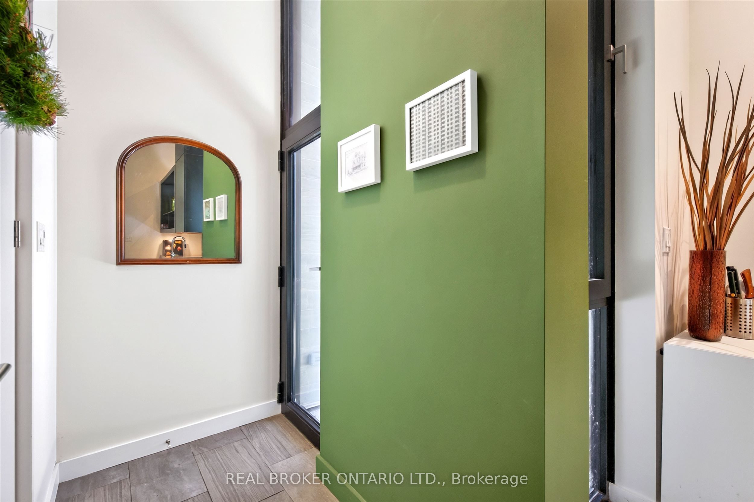 90A South Kingsway Way, Toronto, ON M6S 3T3 photo 3