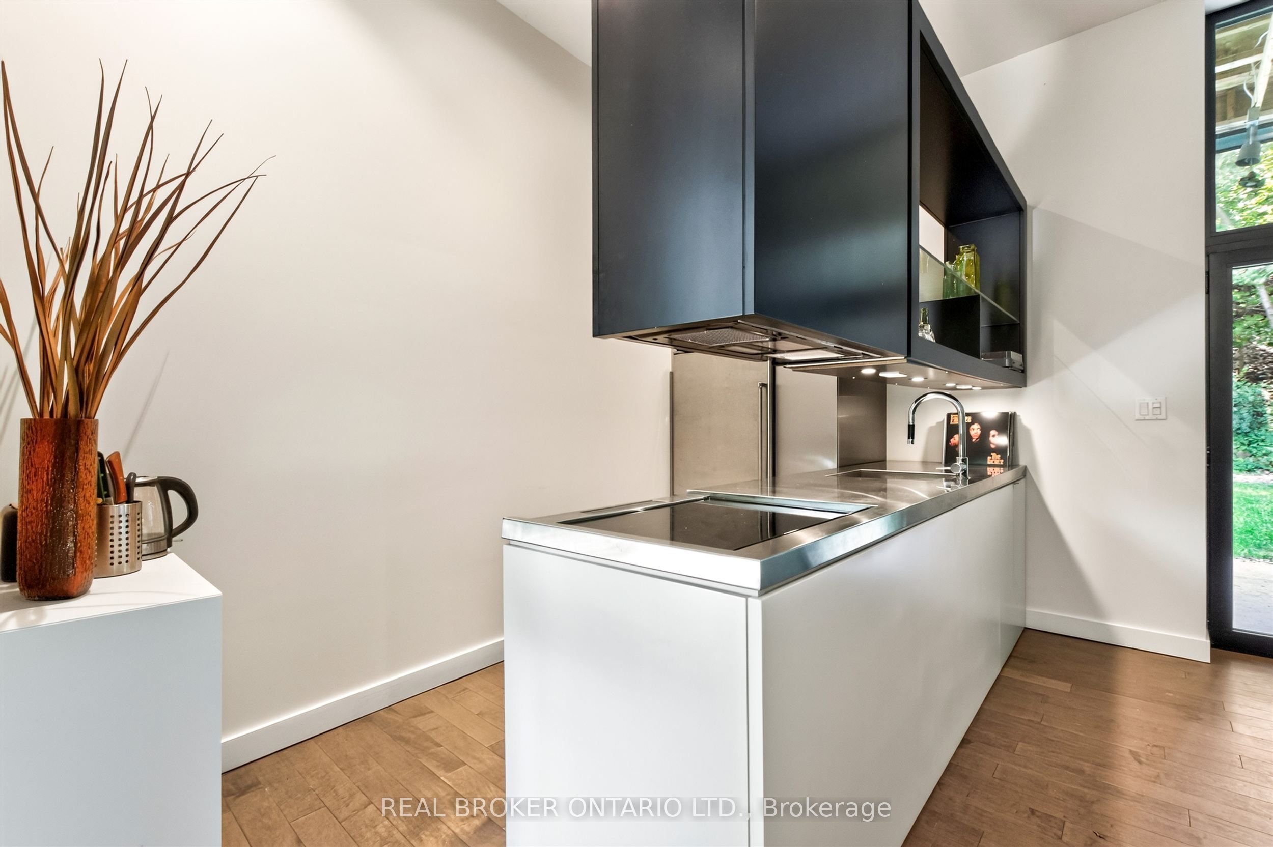 90A South Kingsway Way, Toronto, ON M6S 3T3 photo 4
