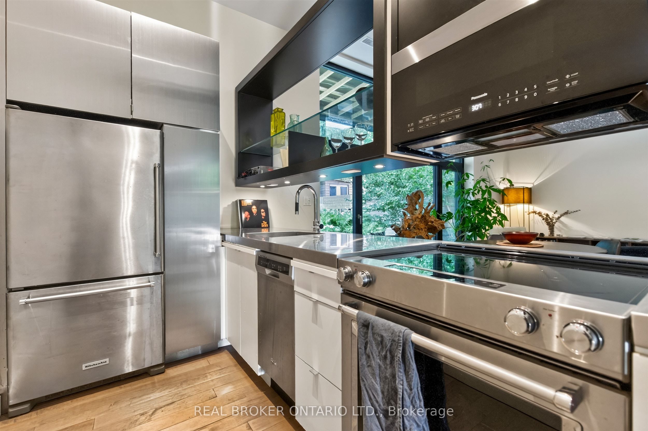 90A South Kingsway Way, Toronto, ON M6S 3T3 photo 5