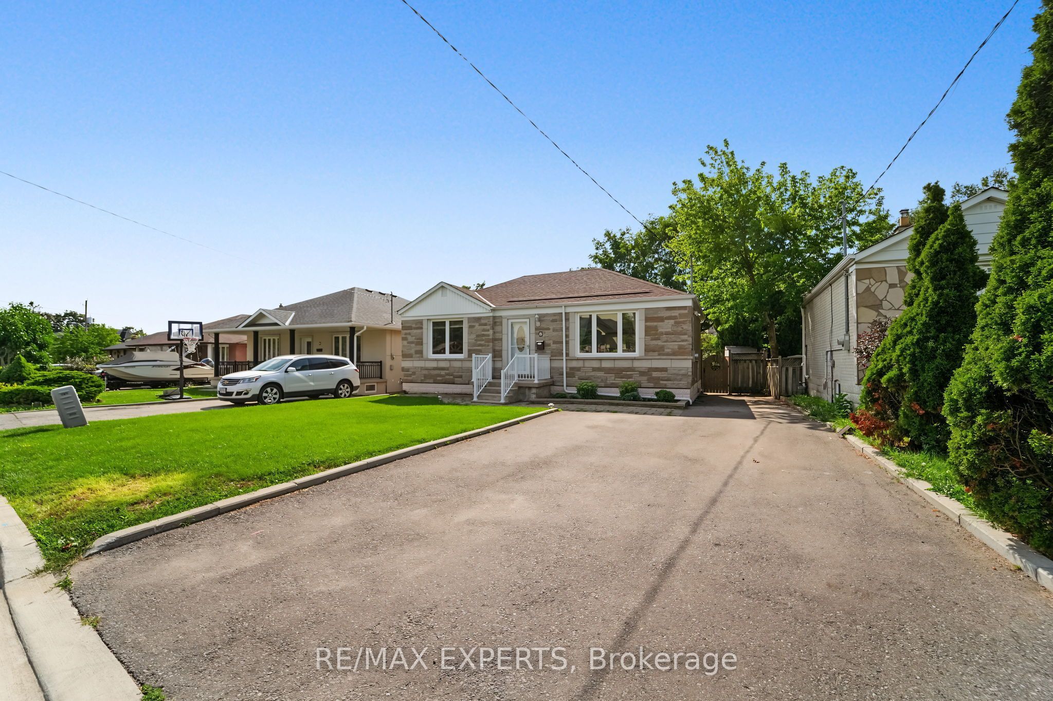 8 Palamar Road, Toronto, ON M3M 1L1 photo 4