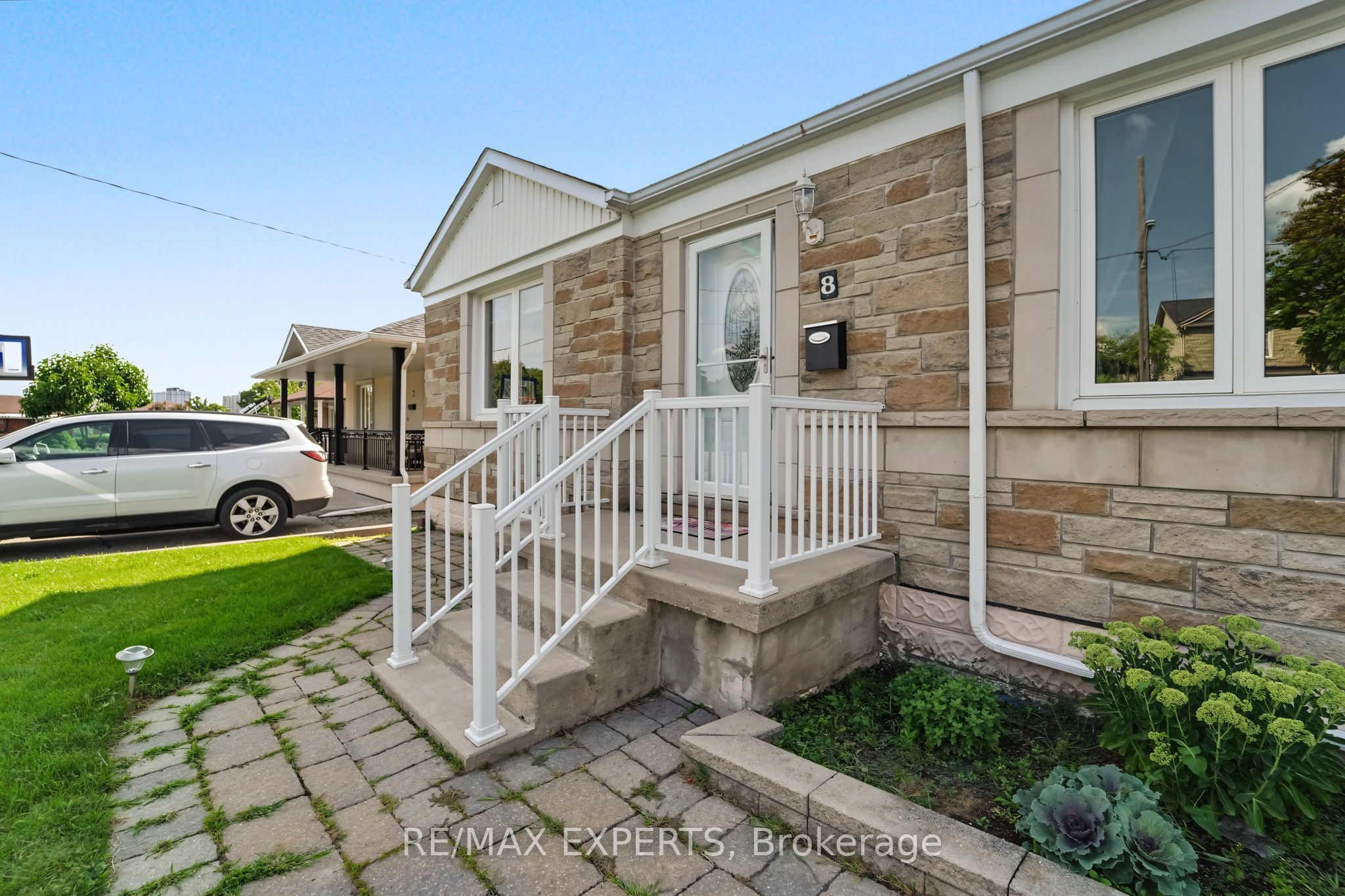 8 Palamar Road, Toronto, ON M3M 1L1 photo 5