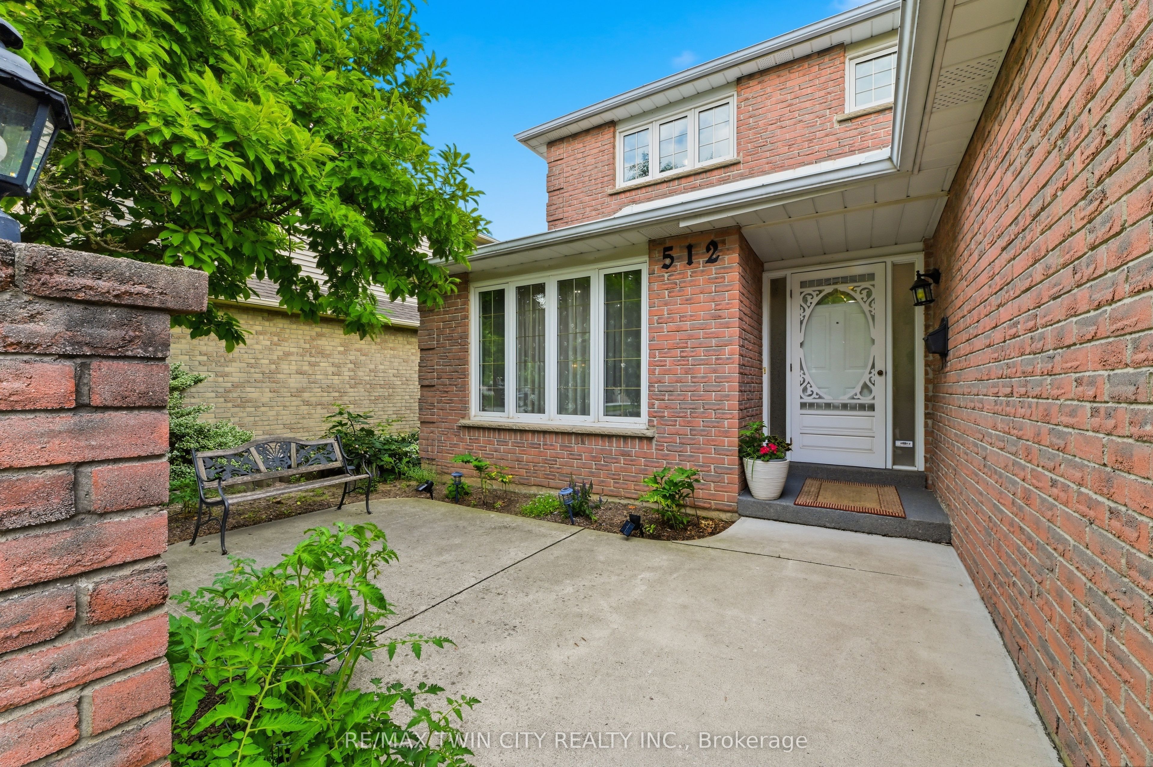 512 Hawthorne Crescent, Milton, ON N9T 4N8 photo 2