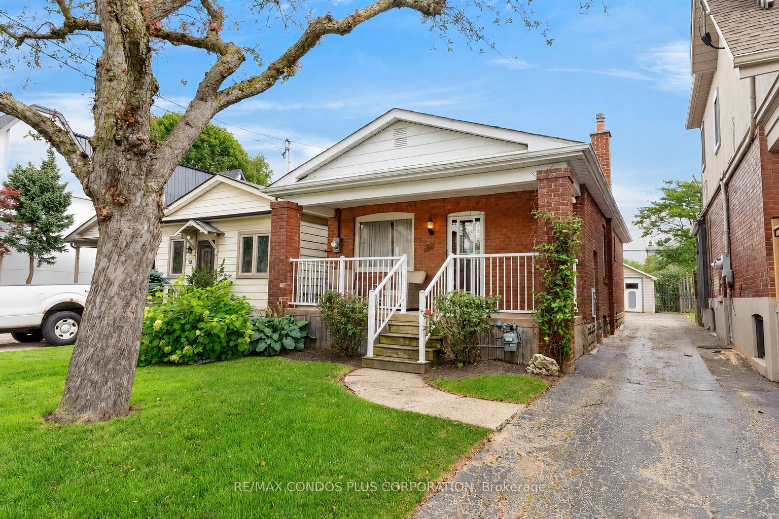 77 Fifth Street E, Toronto, ON M8V 2Z1 photo 2