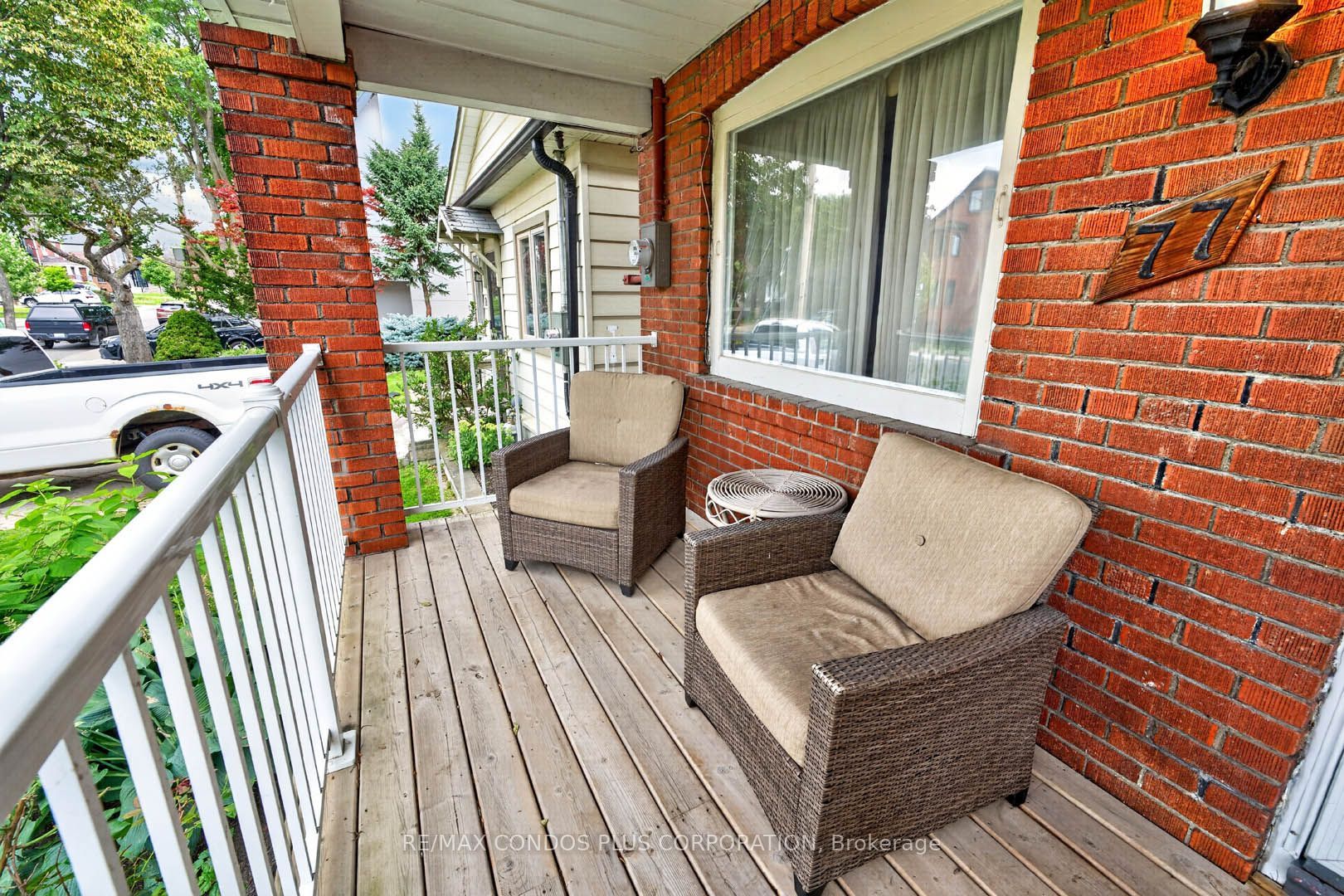 77 Fifth Street E, Toronto, ON M8V 2Z1 photo 3