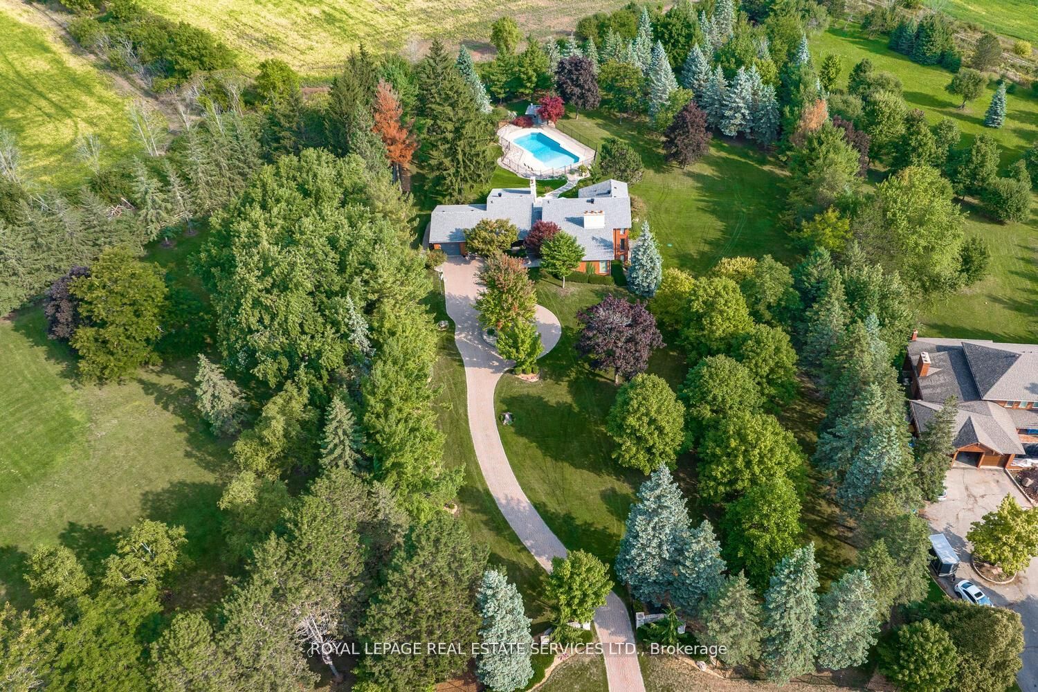 16 Mccoll Drive, Caledon, ON L7C 1J4 photo 3