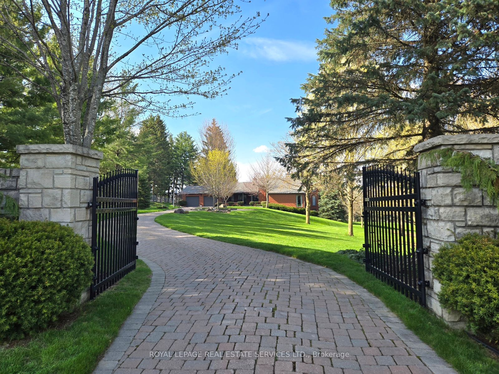 16 Mccoll Drive, Caledon, ON L7C 1J4 photo 5