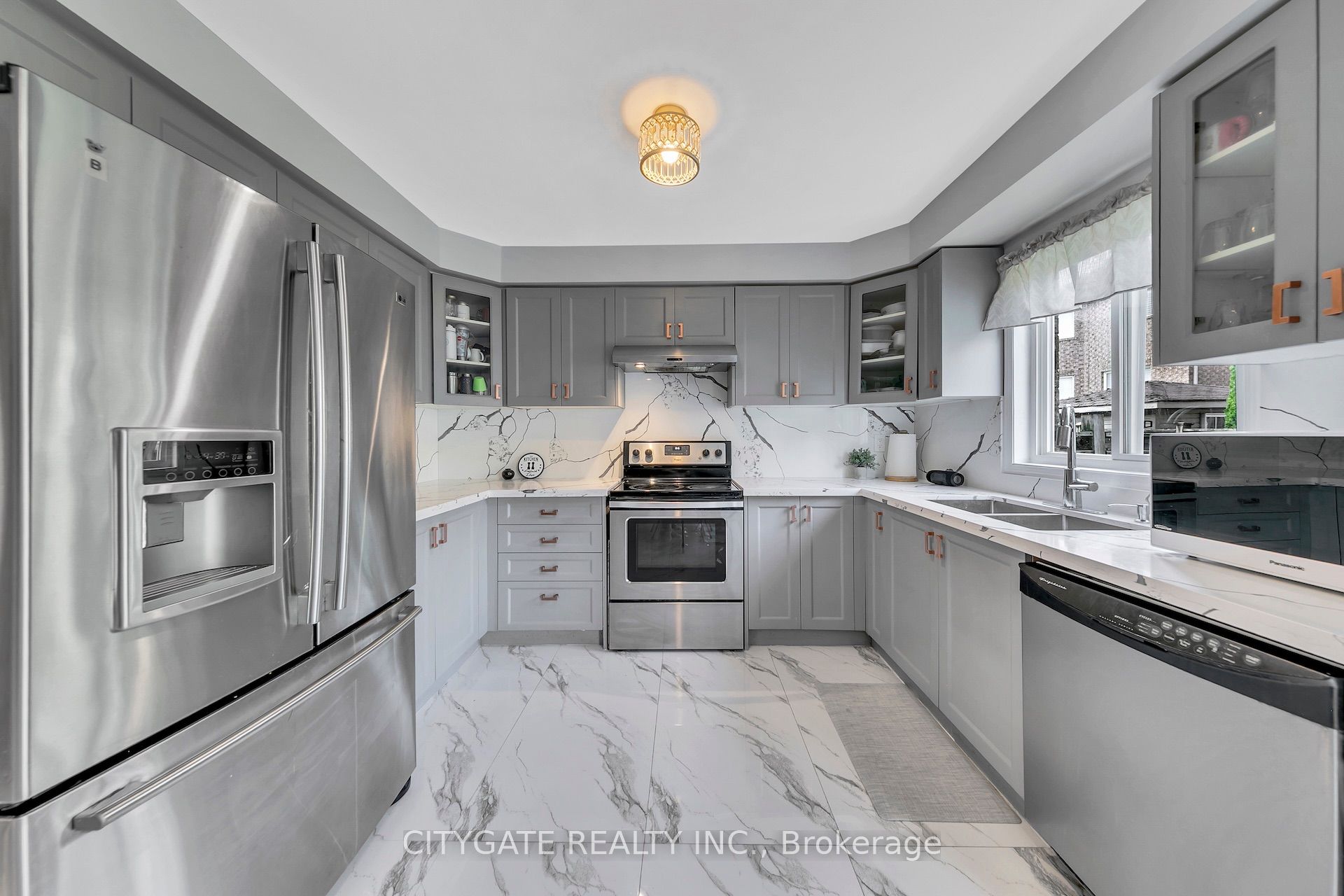 40 Linderwood Drive, Brampton, ON L7A 1S3 photo 4