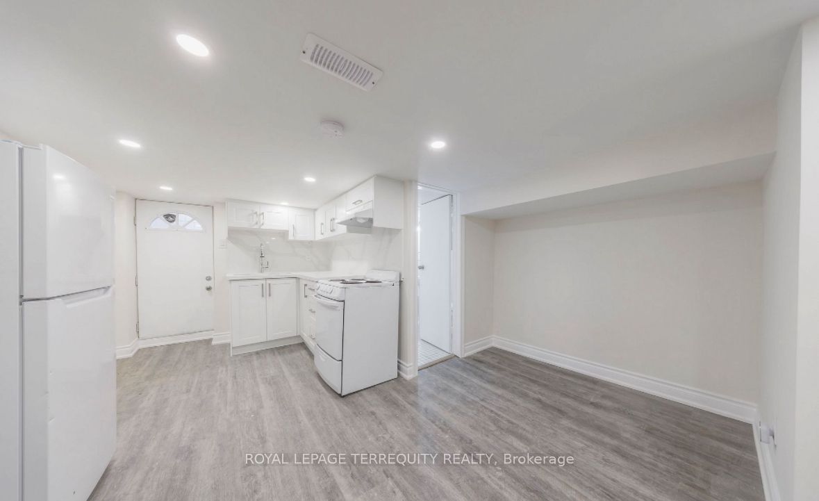 185 Laughton Avenue Bsmt, Toronto, ON M6N 2X6 photo 2