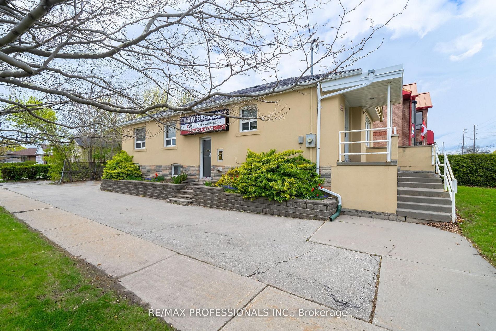 586 Browns Line, Toronto, ON M8W 3V5 photo 2
