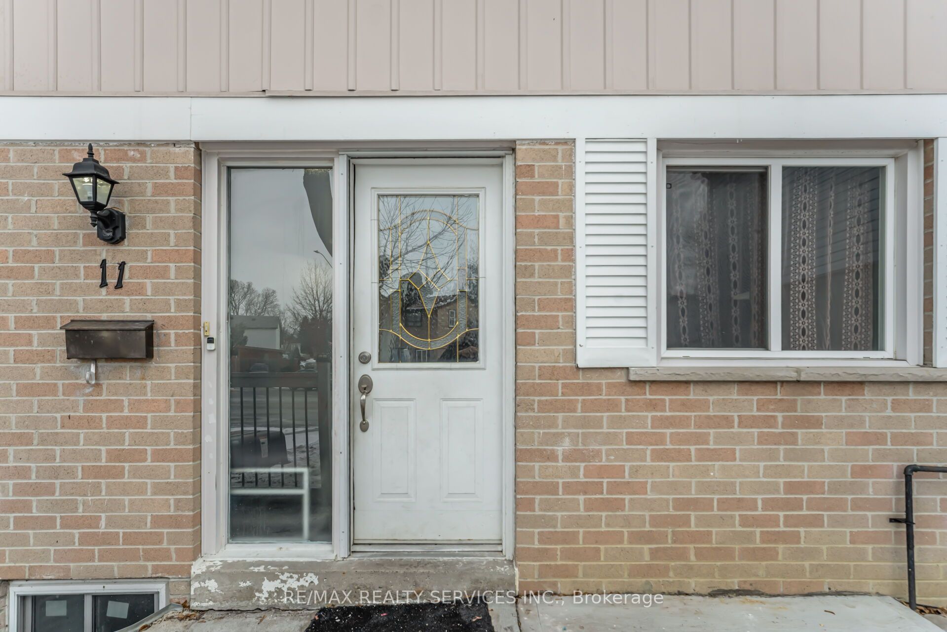 11 Juliette Square, Brampton, ON L6S 2M6 photo 3