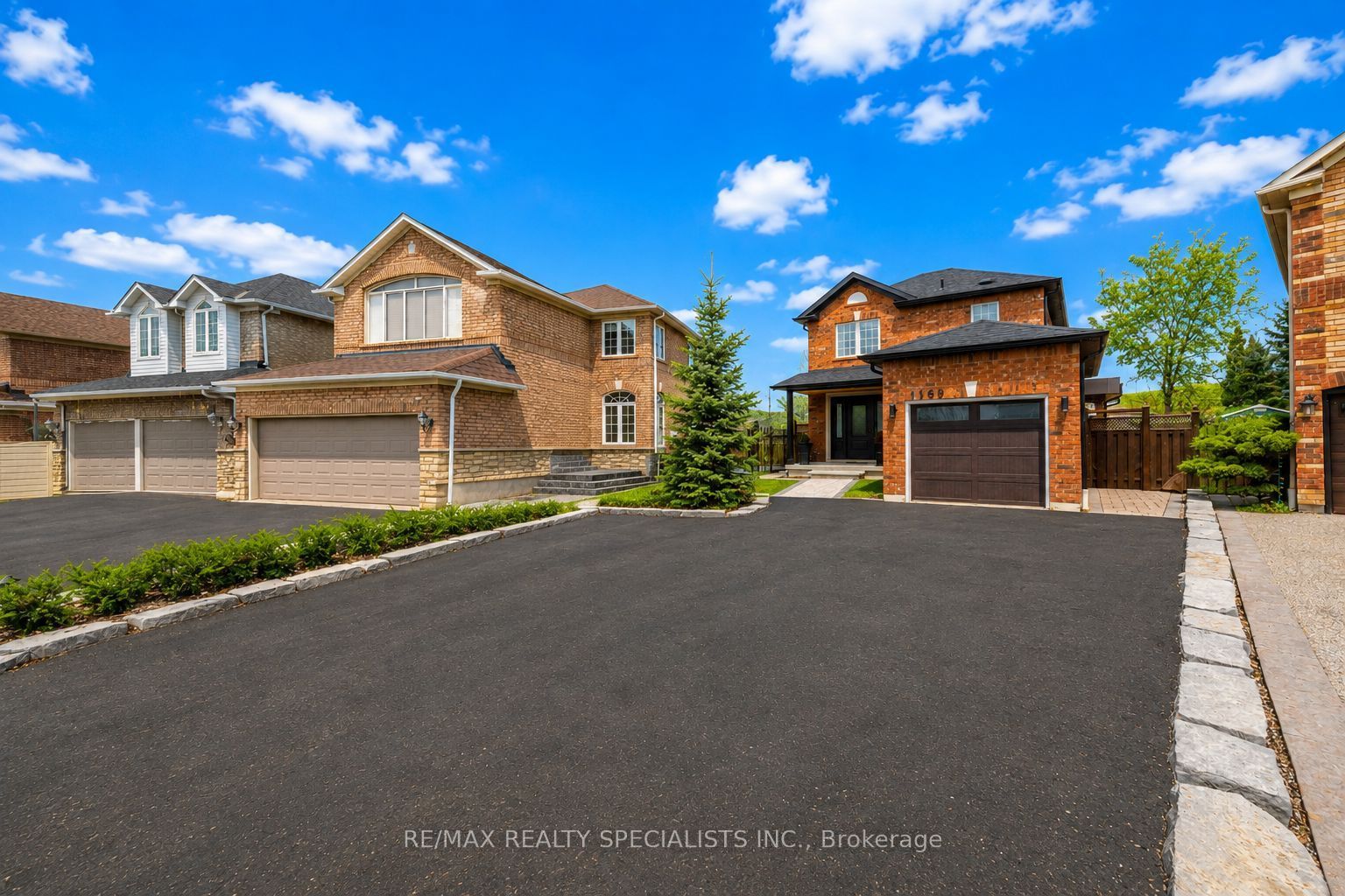 1169 Barnswallow Court, Mississauga, ON L5V 2J6 photo 4